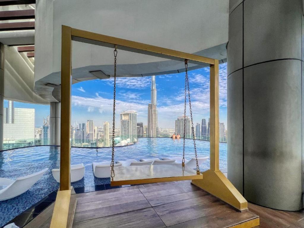 Сasa de vacaciones Stylish 2br At Paramount Midtown Dubái