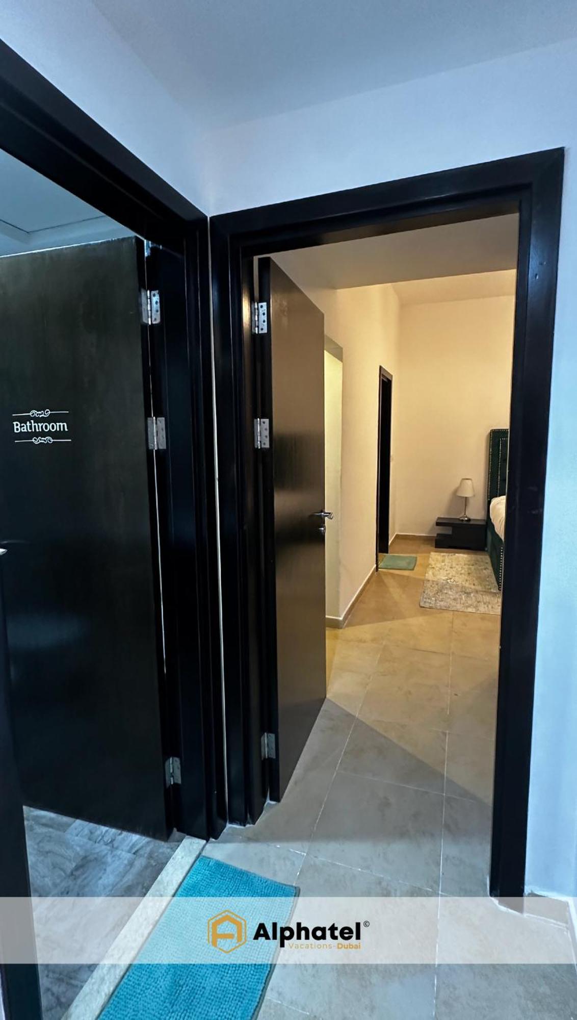 Apartamento 2-bedroom In Remraam Community - - By Alphatel Vacations Dubái
