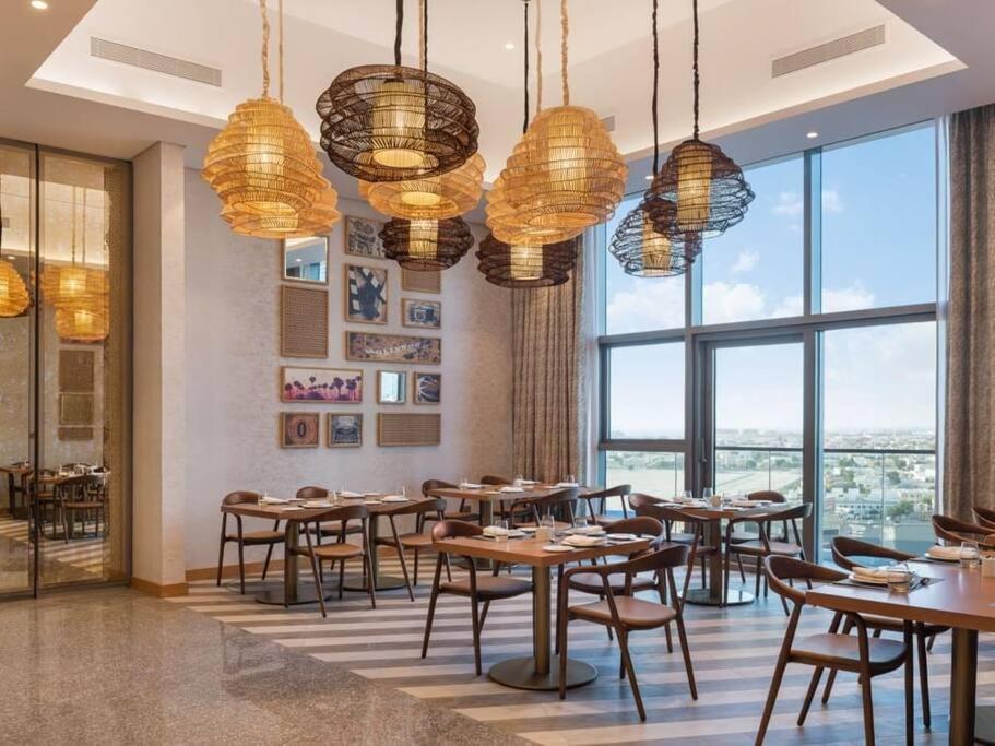 3 King Beds - 7mins To Mall - High Floor Sun Set And Sea View Dubái
