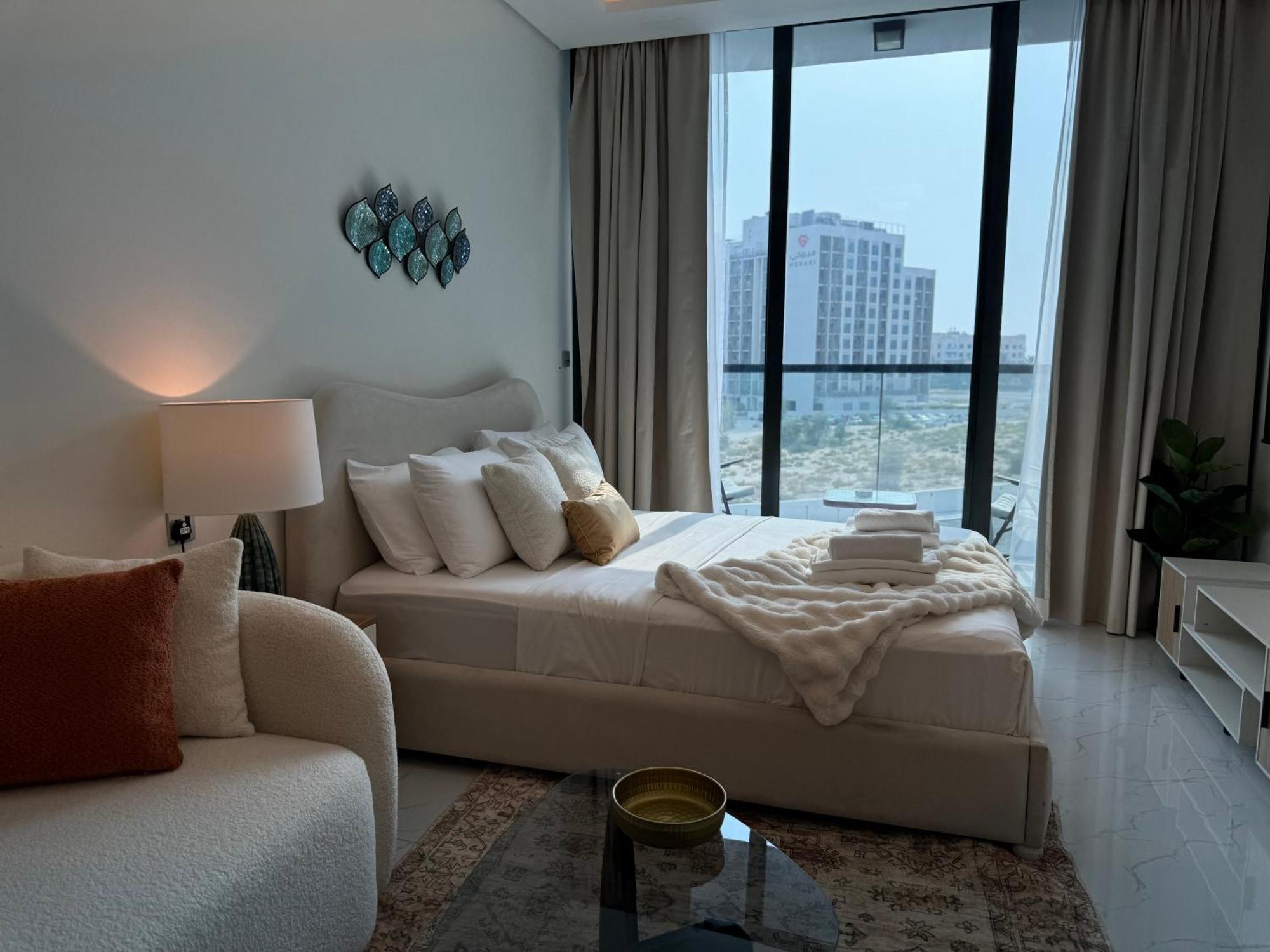Ashri Hh Studio In Samana Hills With Pool View Apartemen