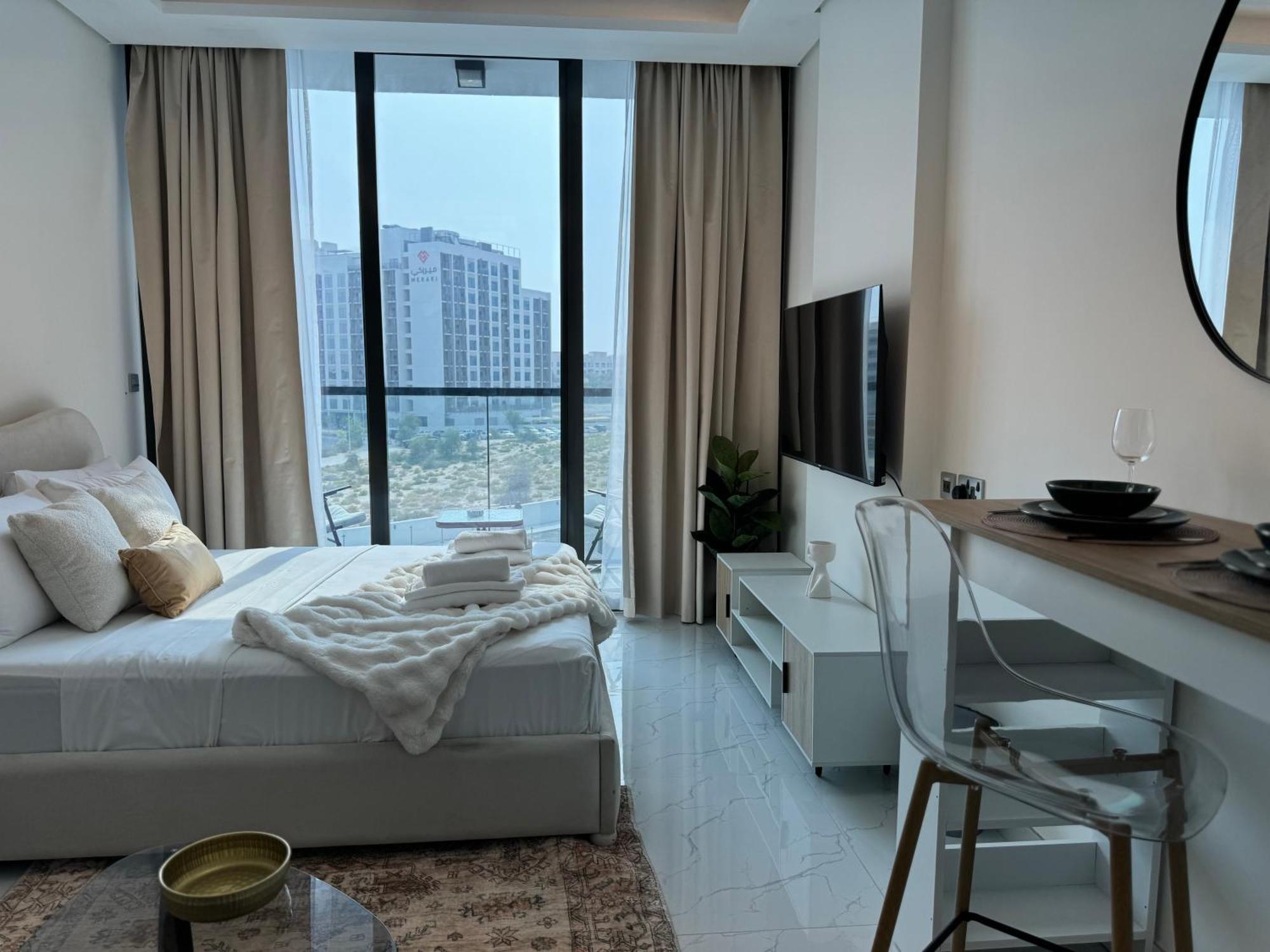 Ashri Hh Studio In Samana Hills With Pool View