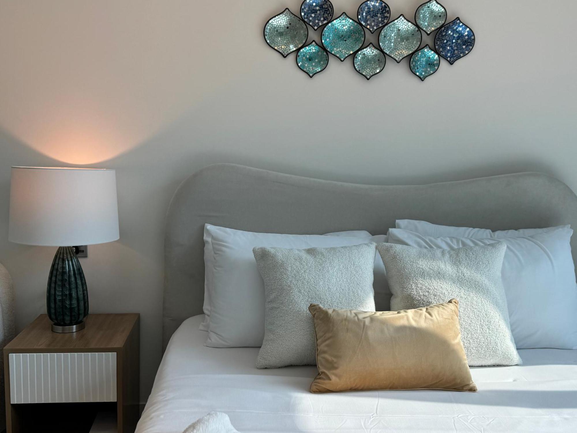 Ashri Hh Studio In Samana Hills With Pool View Apartemen Dubai