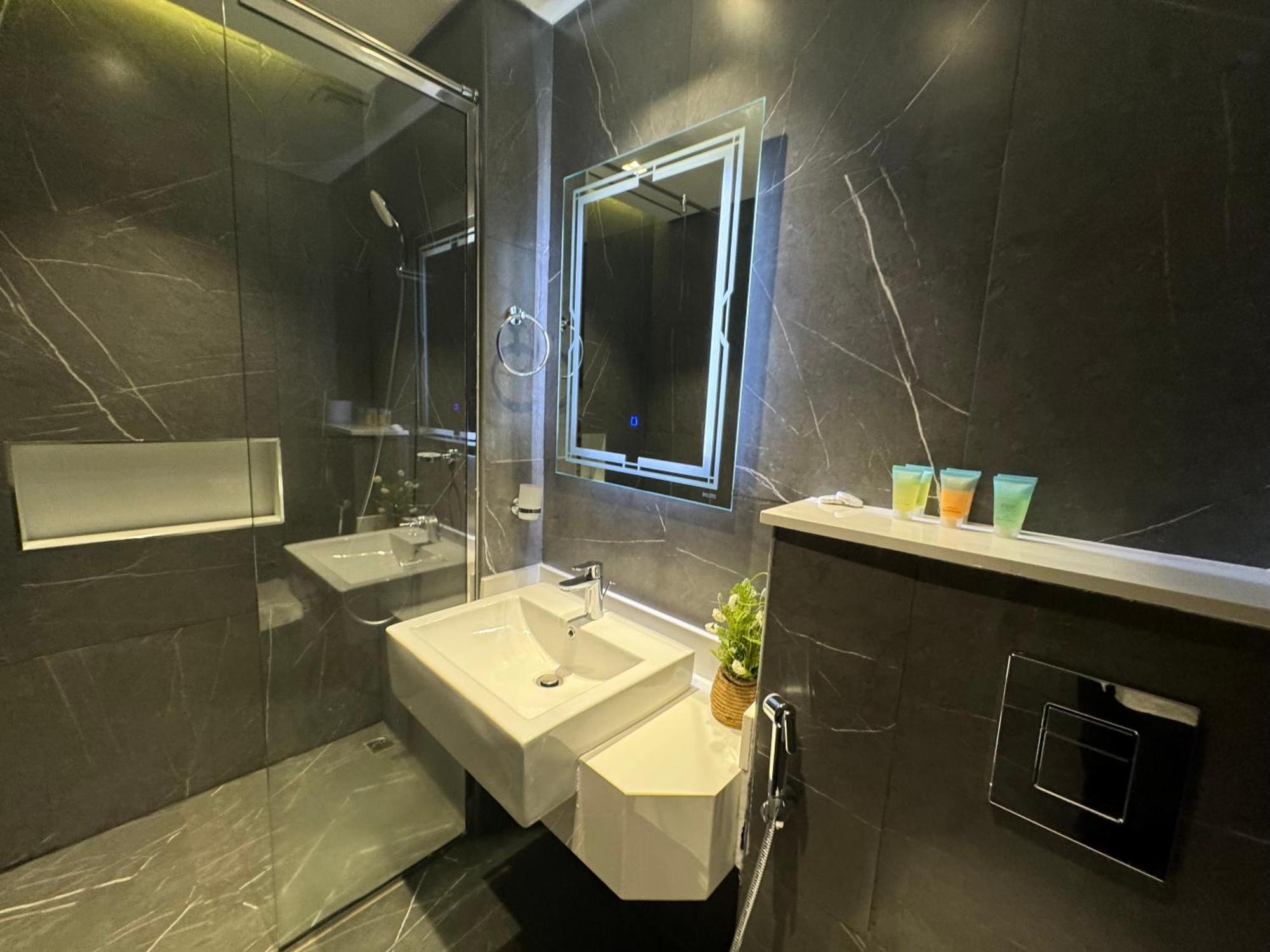 Apartemen Ashri Hh Studio In Samana Hills With Pool View