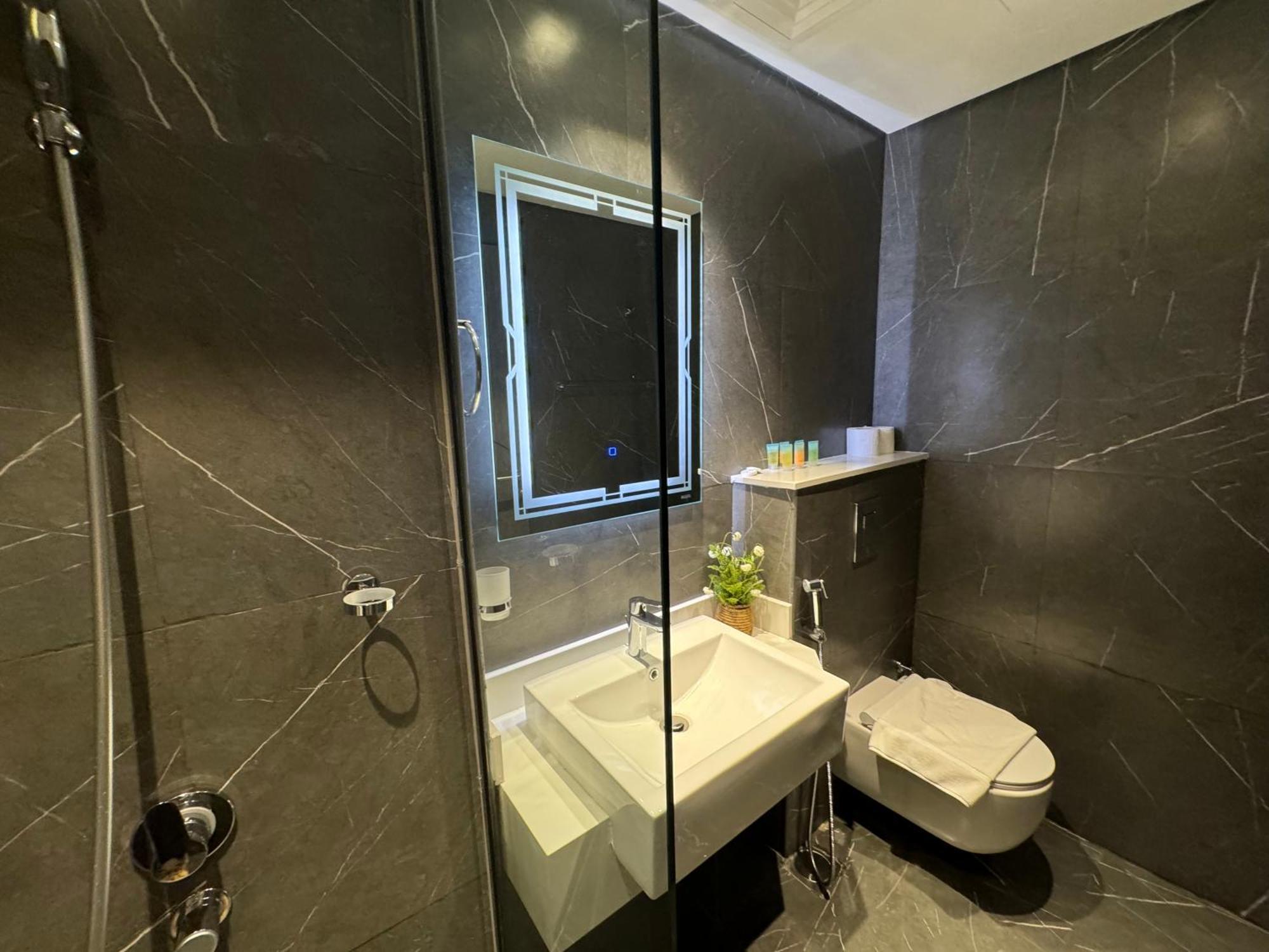 Apartemen Ashri Hh Studio In Samana Hills With Pool View