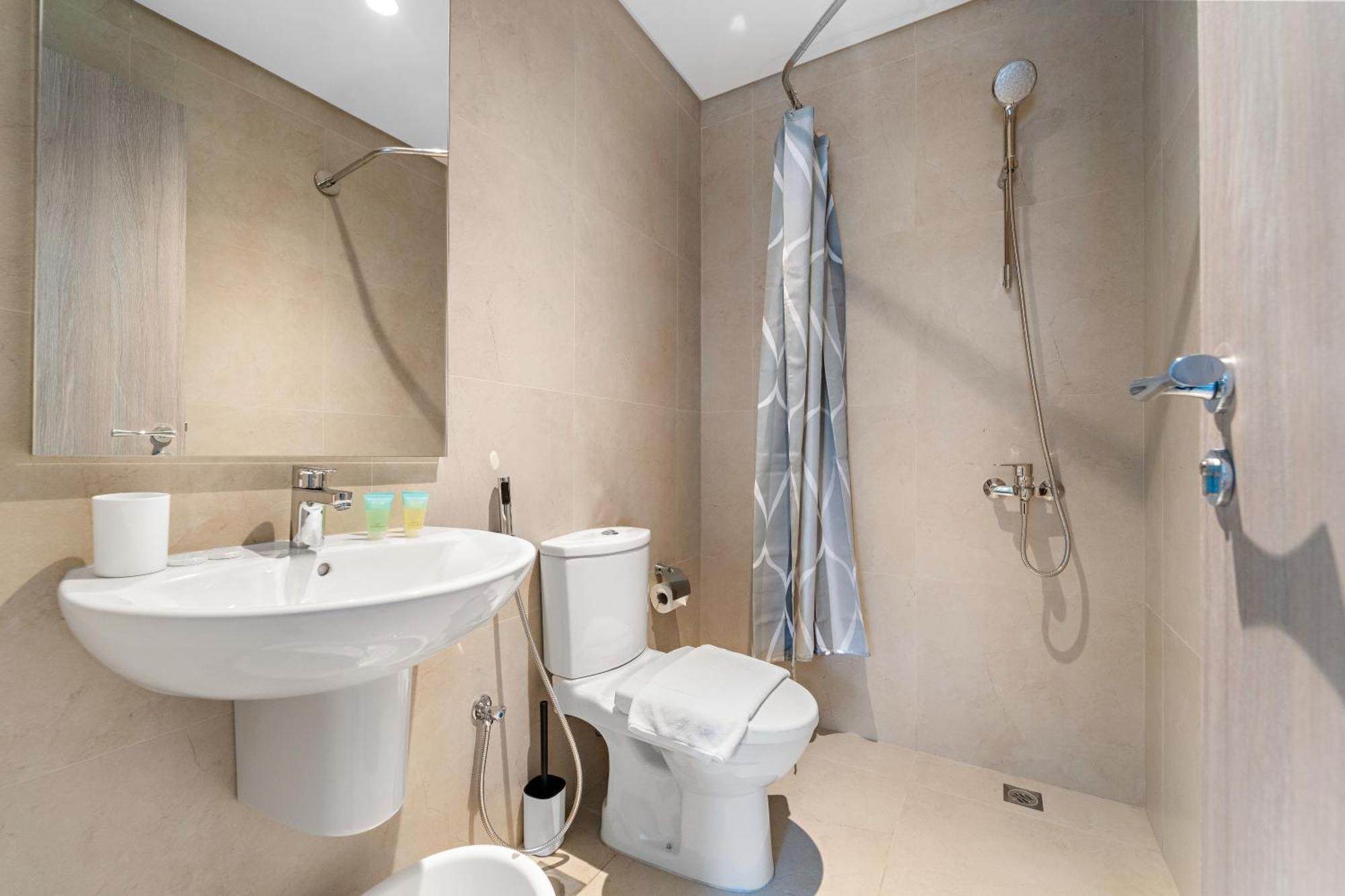 Brand New Luxurious 3br - Pool, Gym & Uptown Views Dubaï