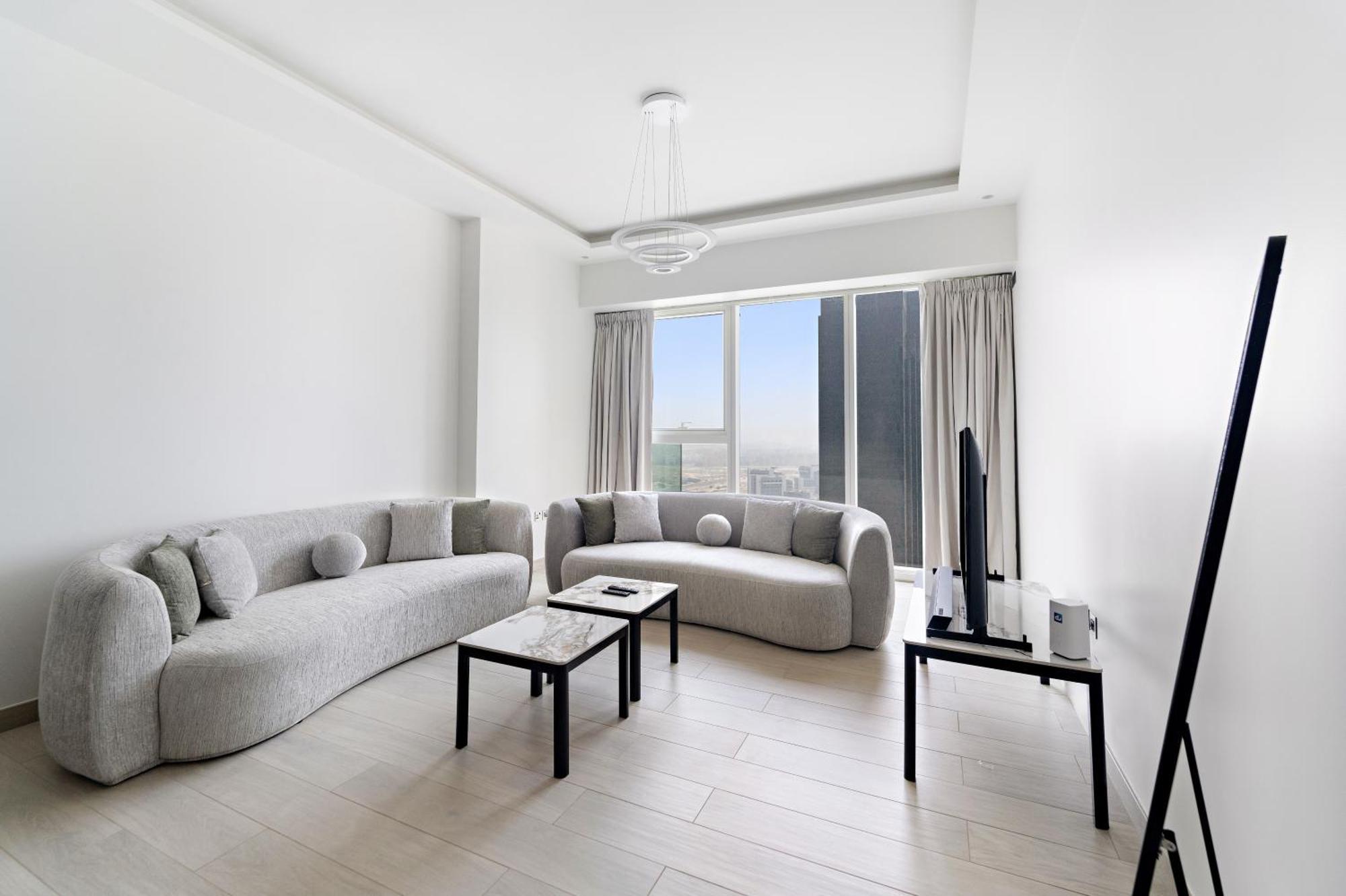 Brand New Luxurious 3br - Pool, Gym & Uptown Views * Dubaï