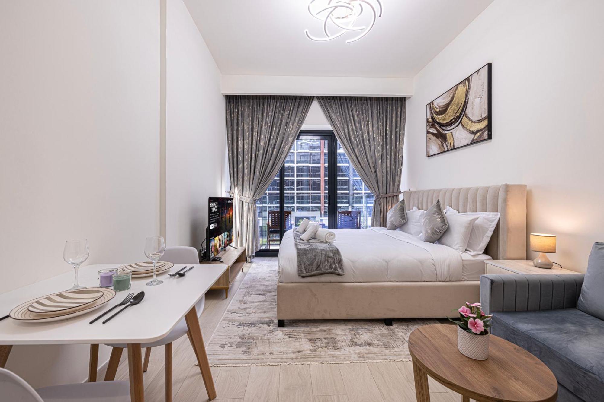 Chic With Larger Terrace Appartamento Dubai