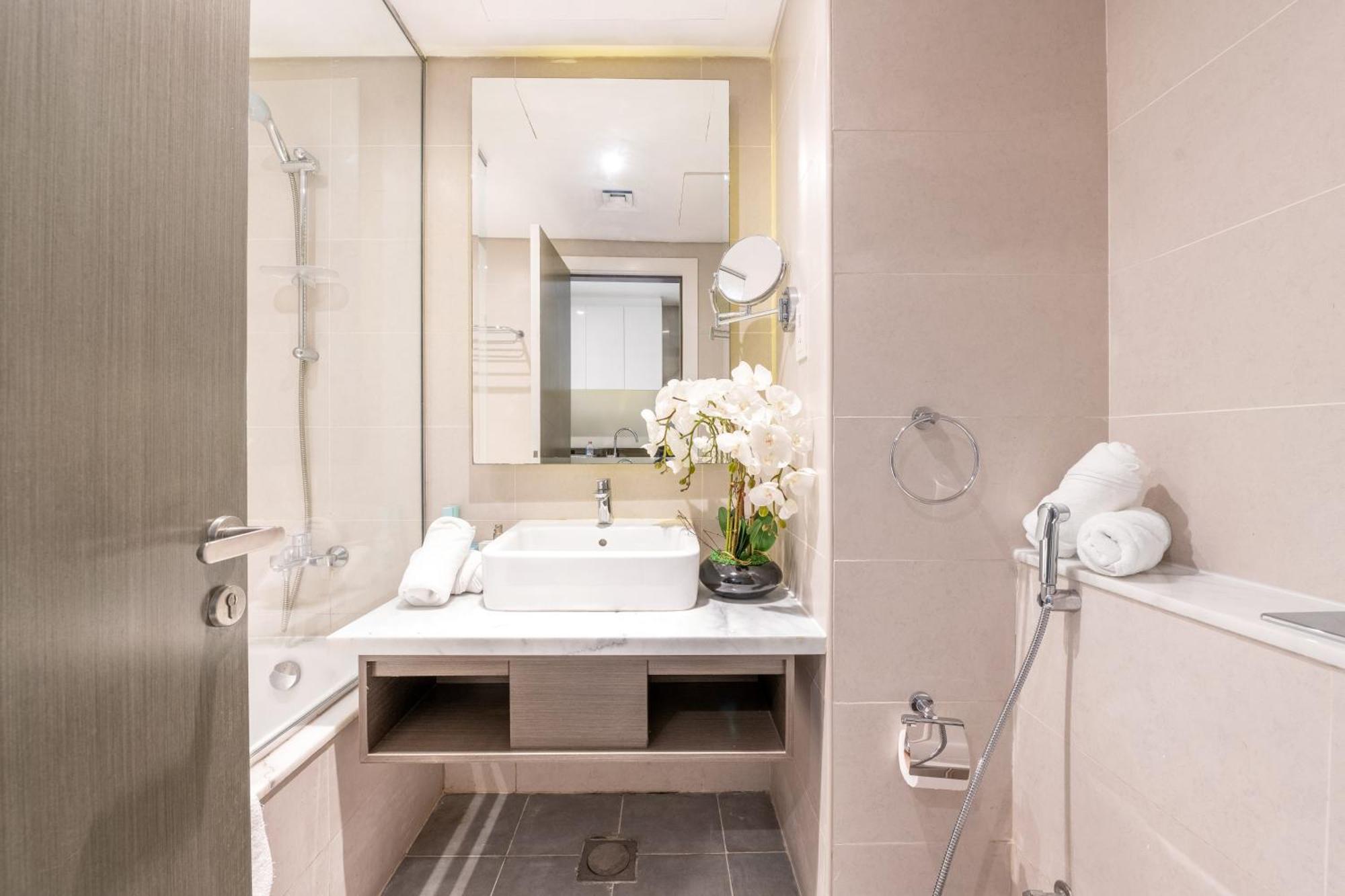 Downtown Ultra Luxury - - 5 Star Facilities- 15 Min Walk To Fountain Apart-hotel Dubai