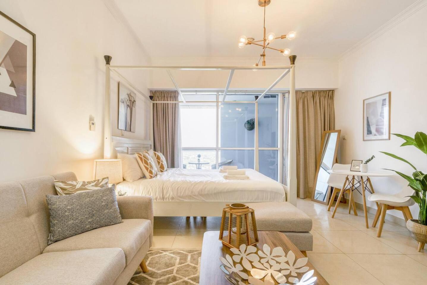 Guestready Homes - Cream & Grey * Dubaï
