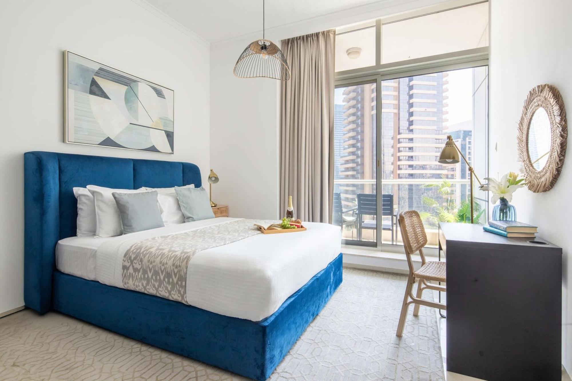 Frank Porter - Botanica Tower Apartamento Dubái