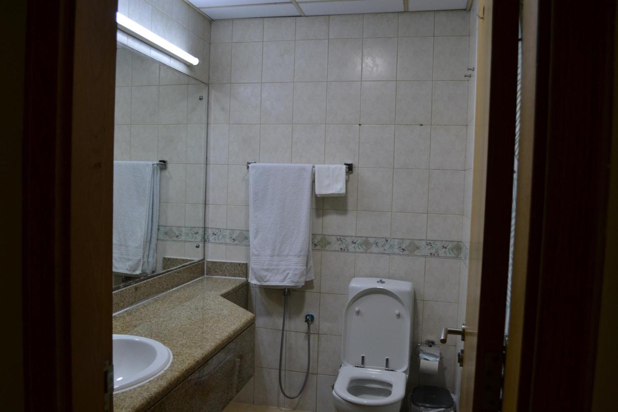 Stunning Close To Metro Apartment