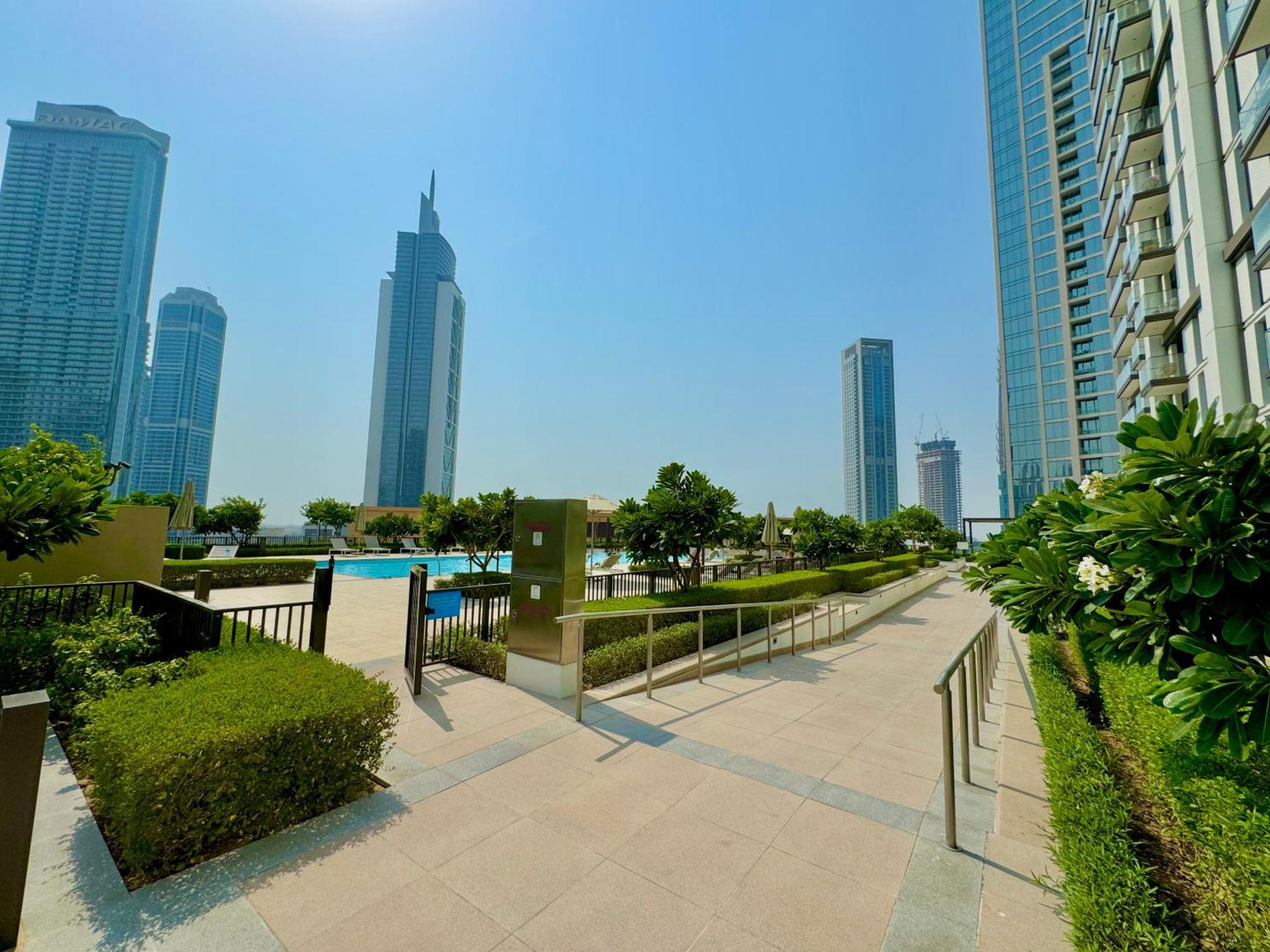 Modern 2br Near Mall & Burj Khalif