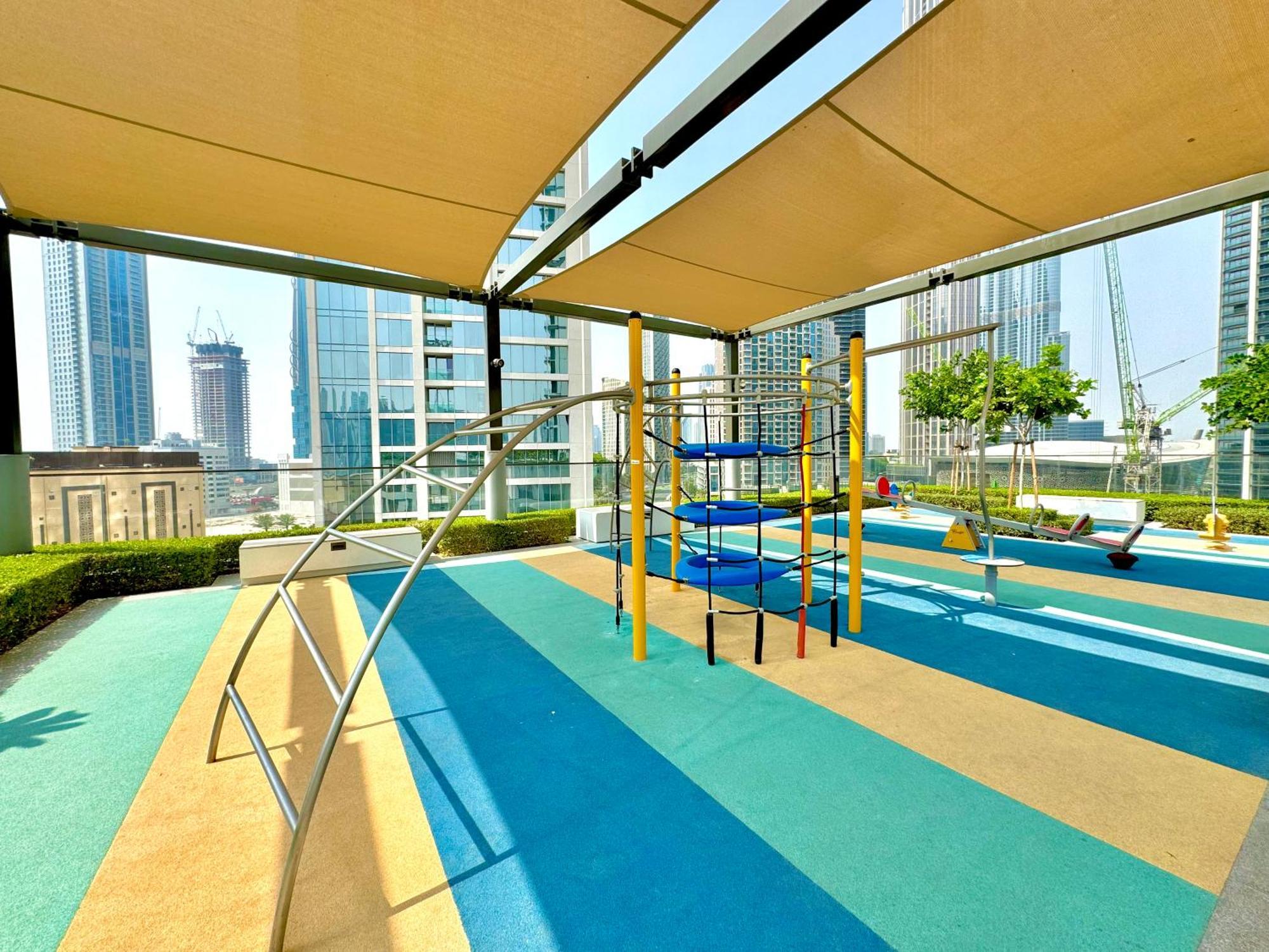 Modern 2br Near Mall & Burj Khalif Hébergement de vacances