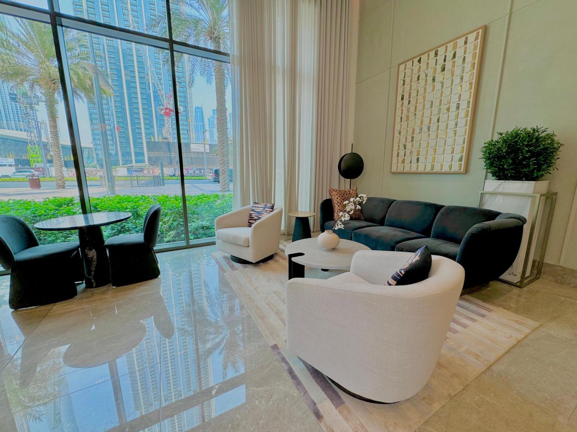 Modern 2br Near Mall & Burj Khalif *