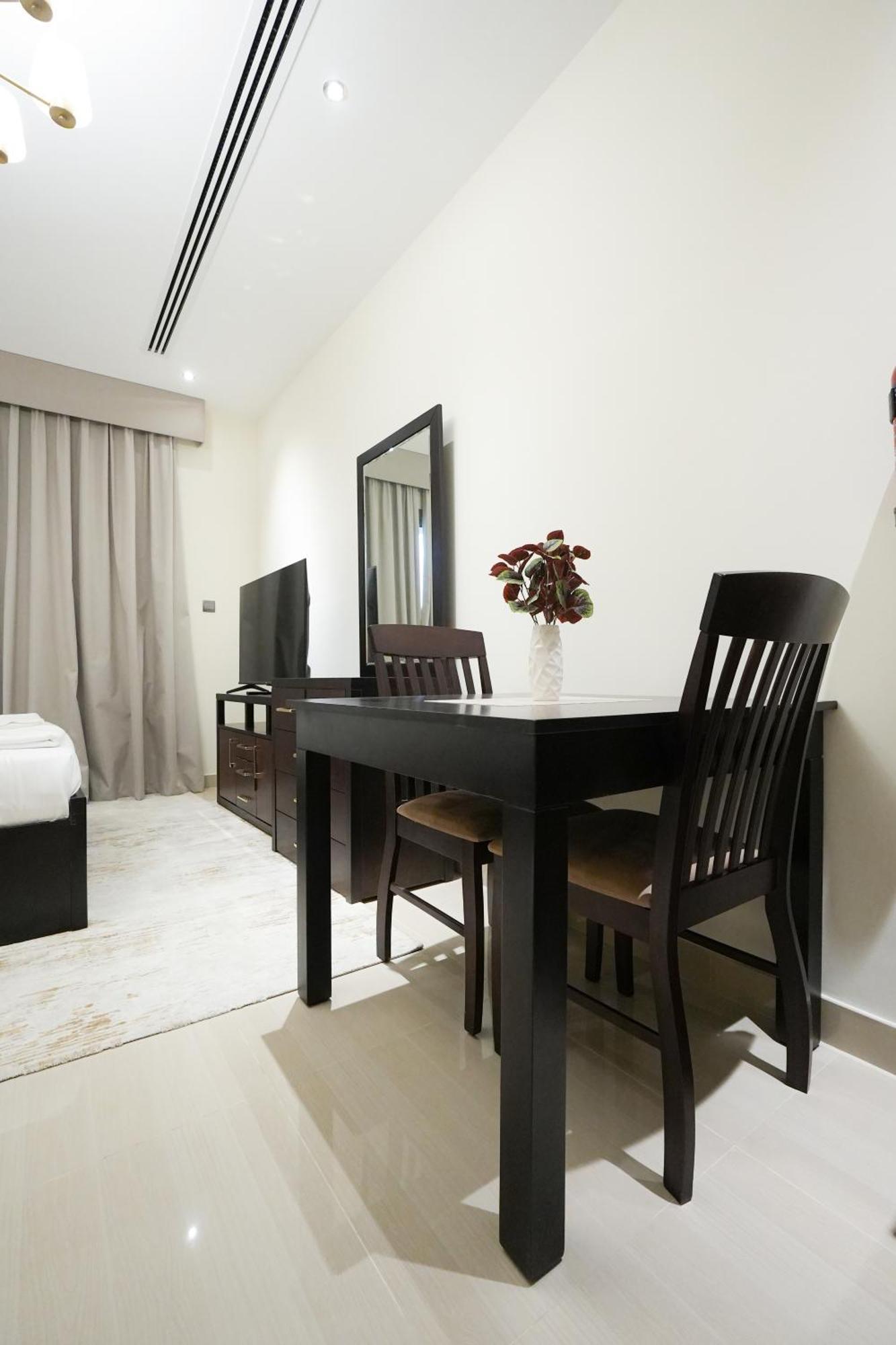 Rumah liburan Studio With Burj View At Elite Business Bay By Anw *