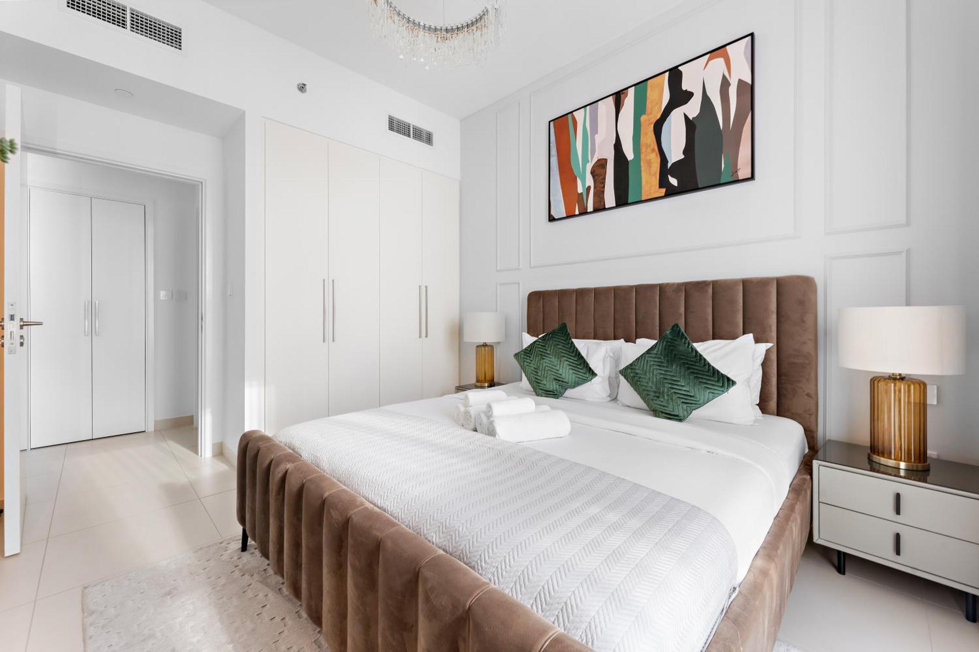 Stayis - 1 Bedroom Partial View Of Burj Khalifa Apartment