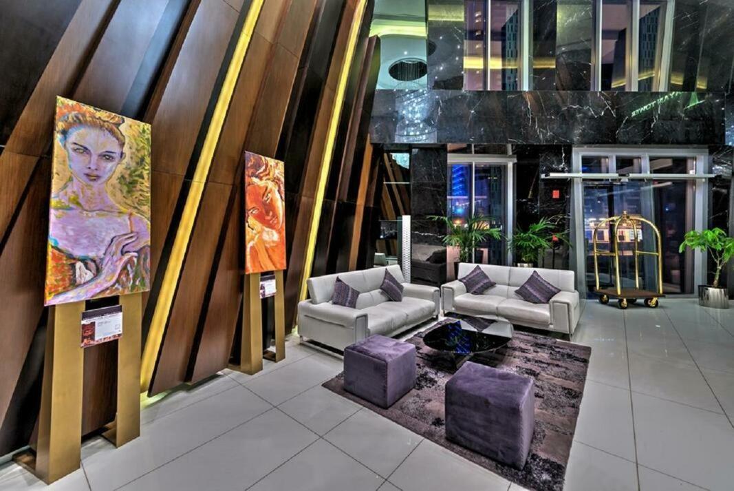 Cayan Tower Marina - By Of Choice Dubái