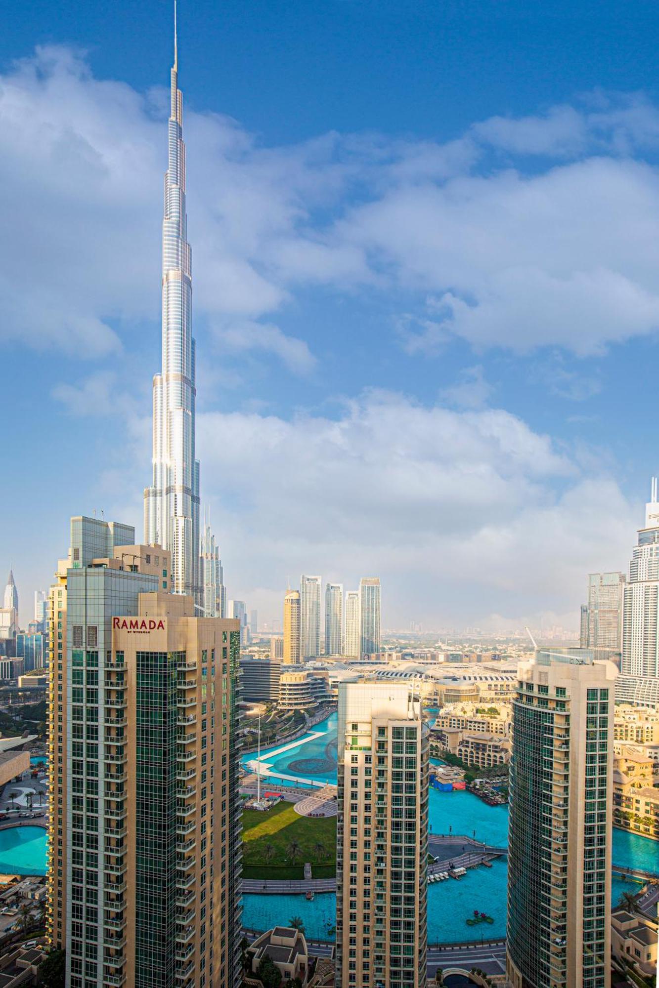Burj Khalifa View From Private Terrace In Downtown * Dubái