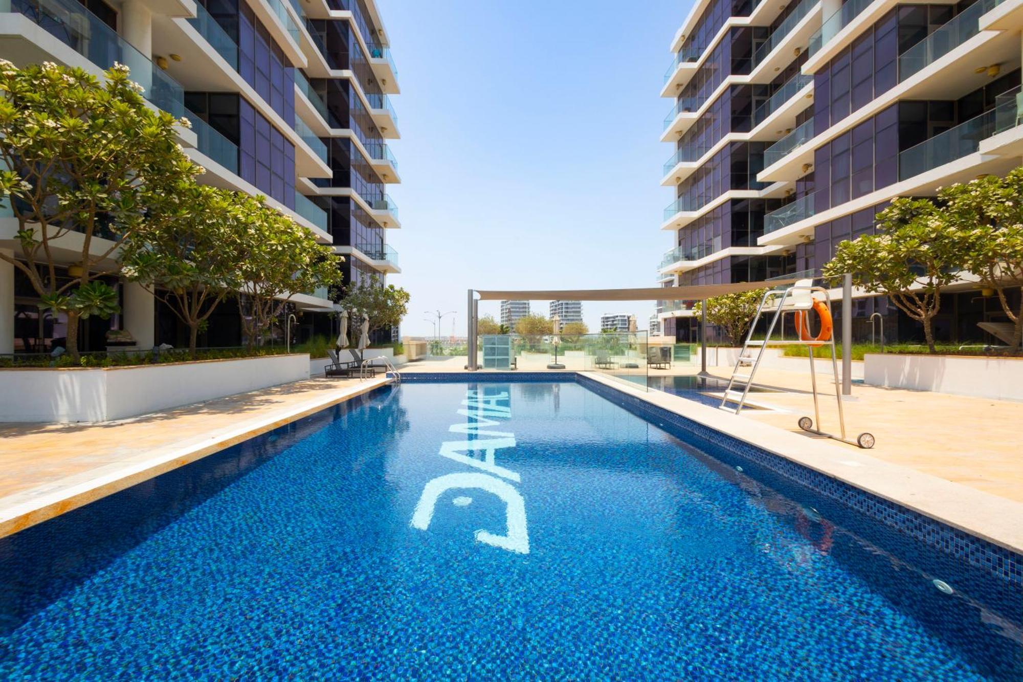 Serenity Living - Stunning 1br, Damac Hills Dubaï