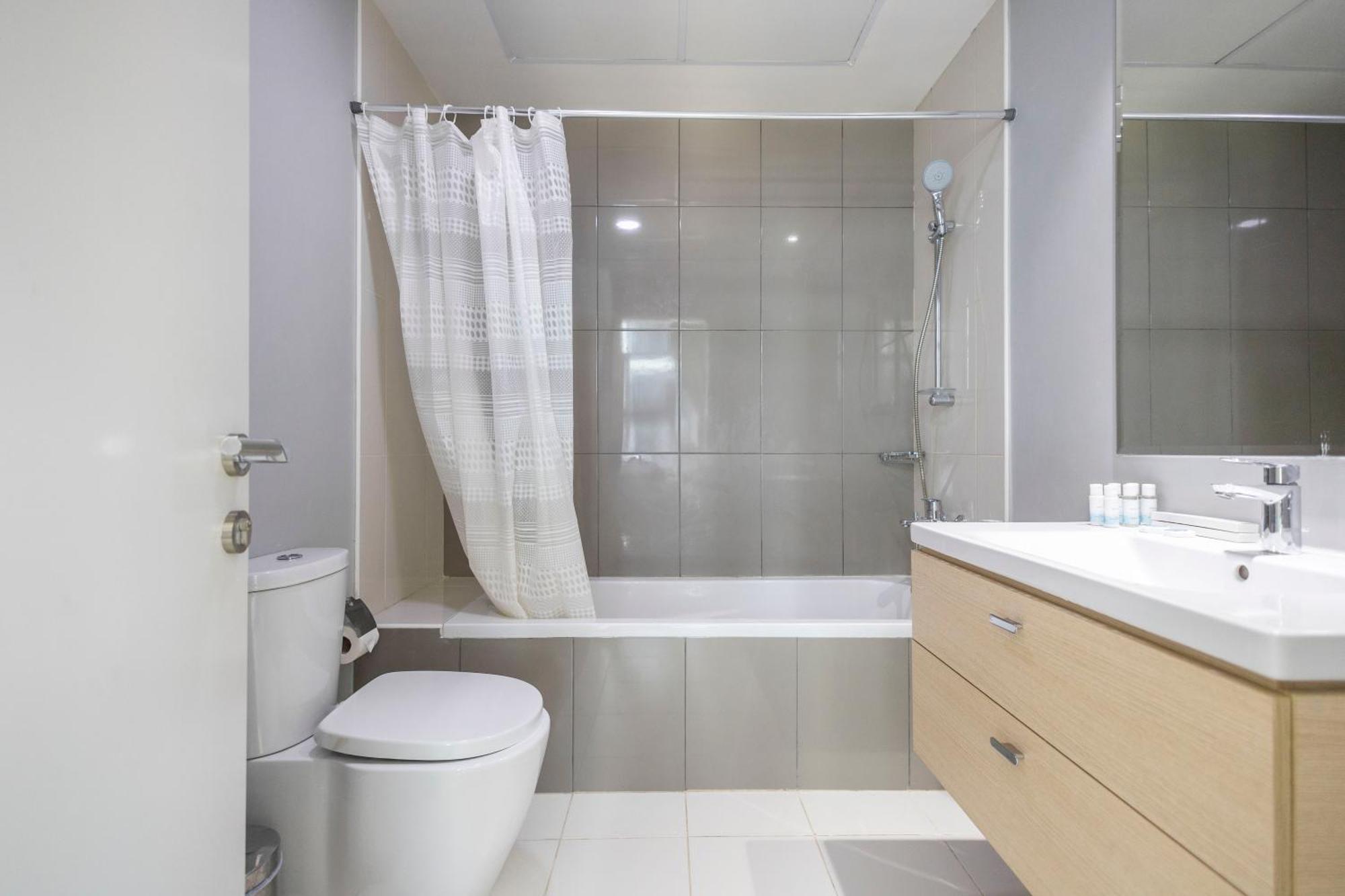 Serenity Living - Stunning 1br, Damac Hills Appartement Dubaï
