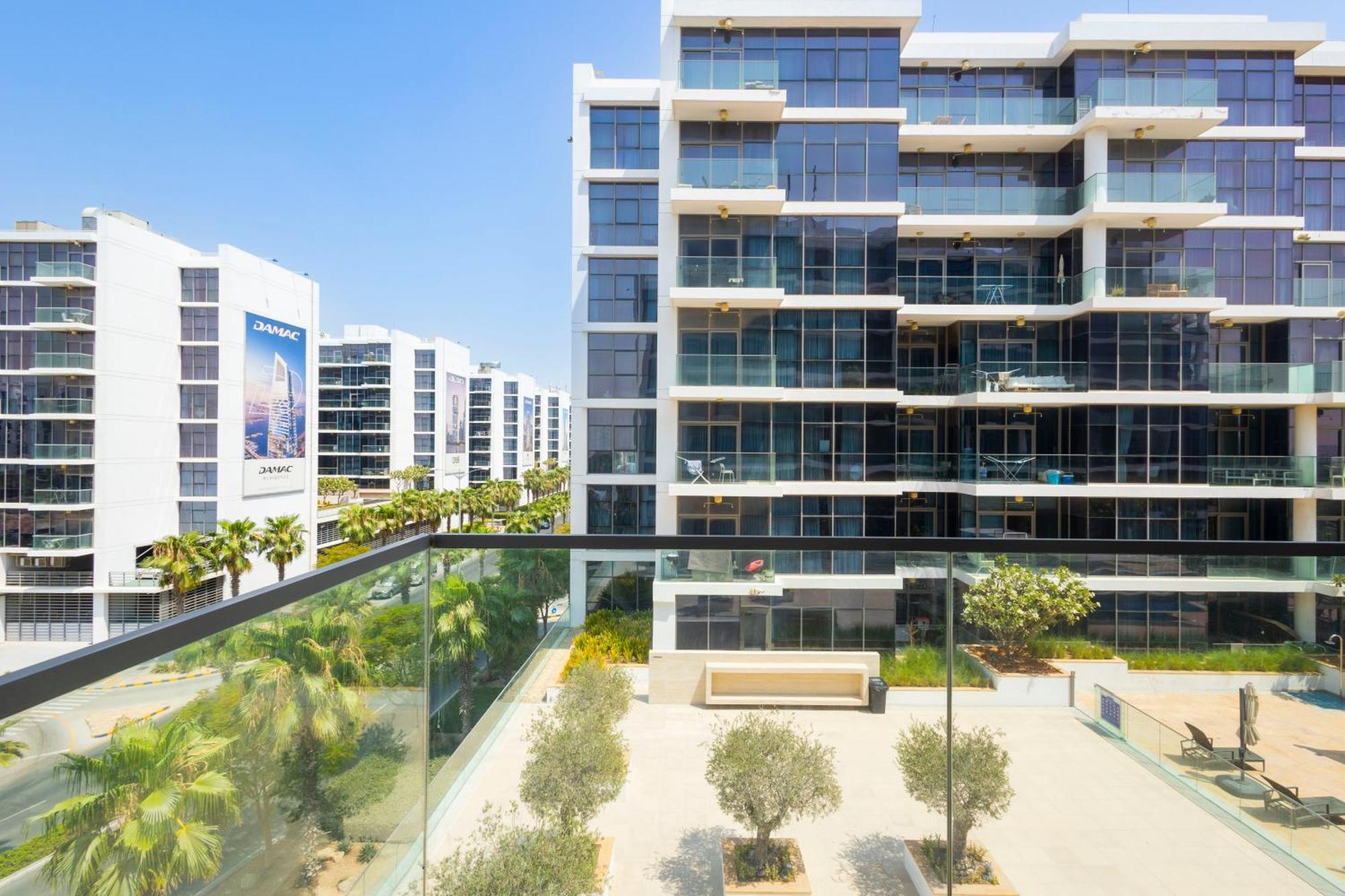 Serenity Living - Stunning 1br, Damac Hills Dubaï