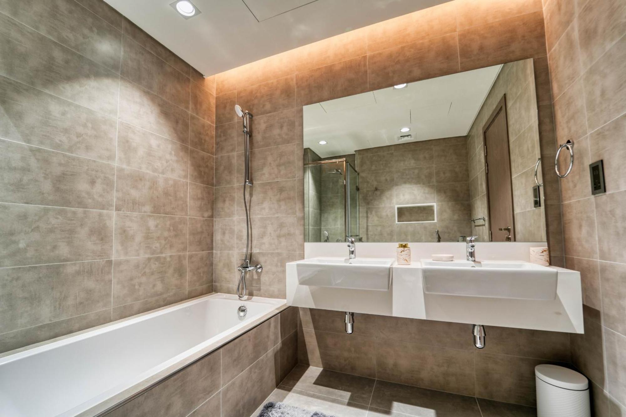 Royal Maison's Premium 2br Lagoon Views In District One Apartamento *