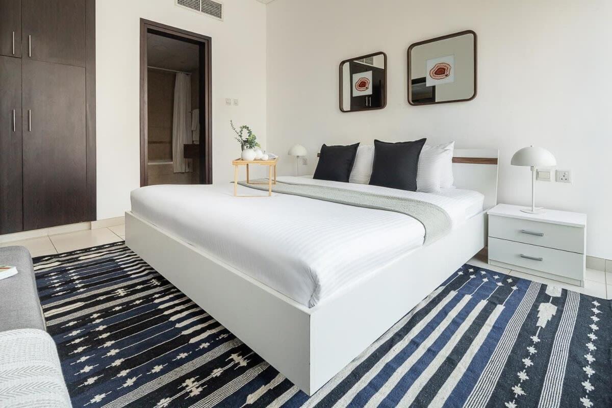Frank Porter - Royal Oceanic Apartament *