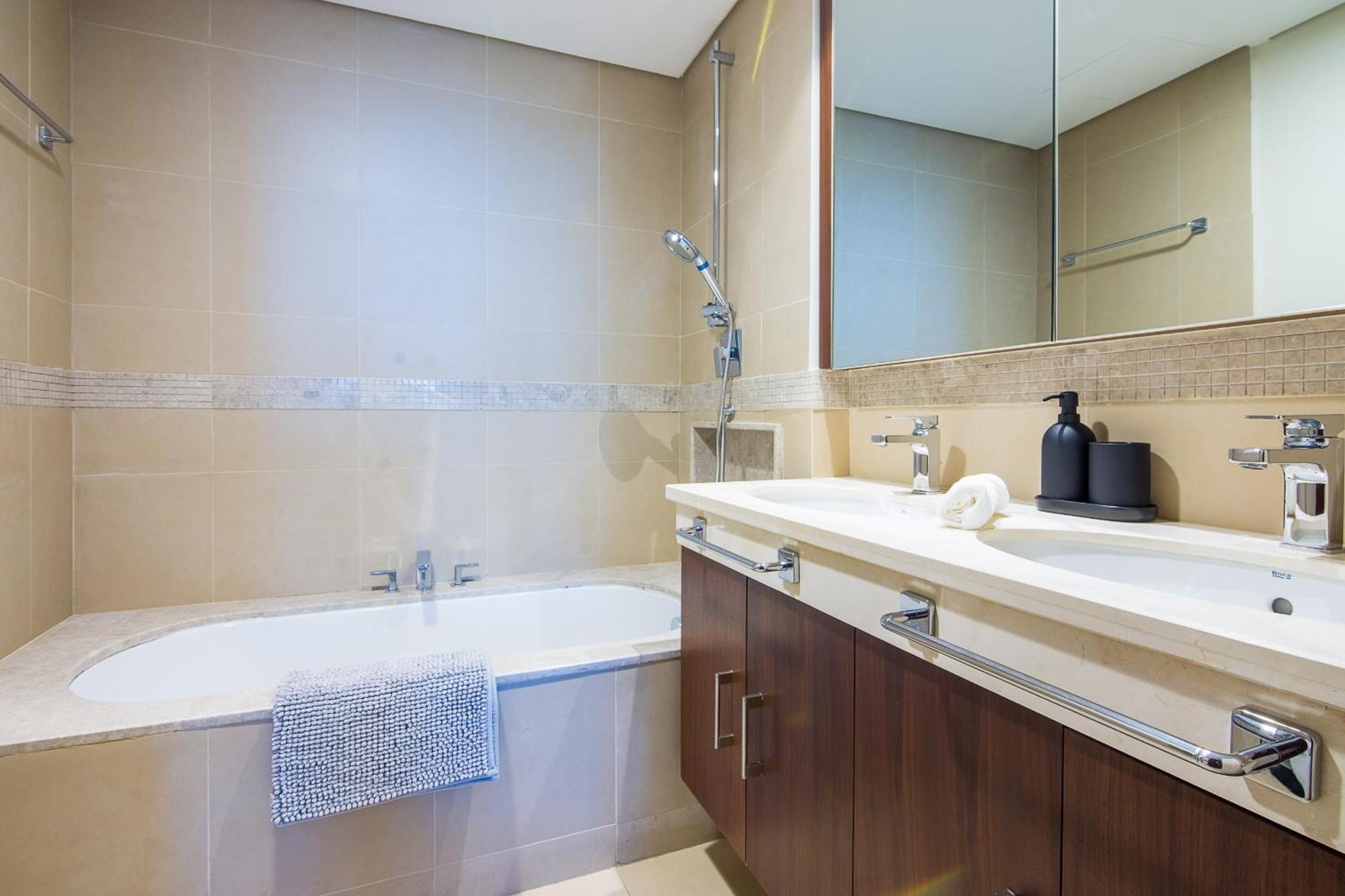 Elegant 2 Bedroom In Burj Vista, Downtown