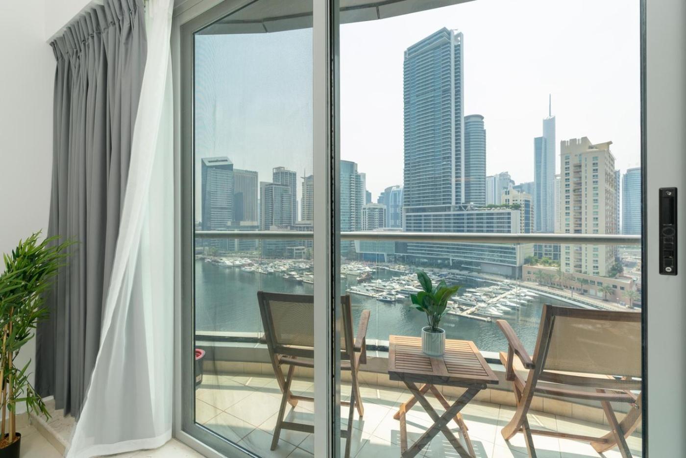 Opulent 1 Bedroom Marina View Appartement Dubaï