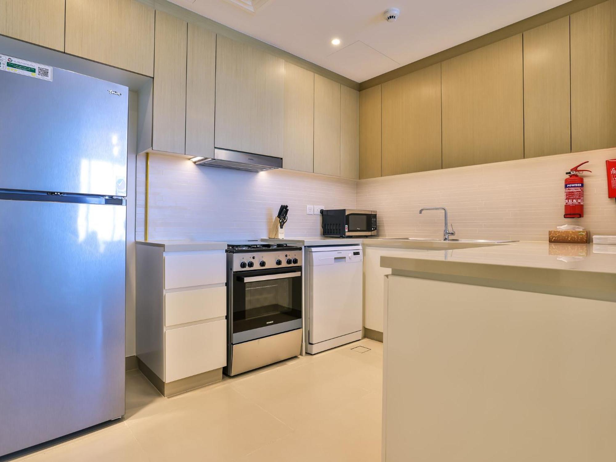Apartment Luxurious Marina Views Pool Gym By Sojo
