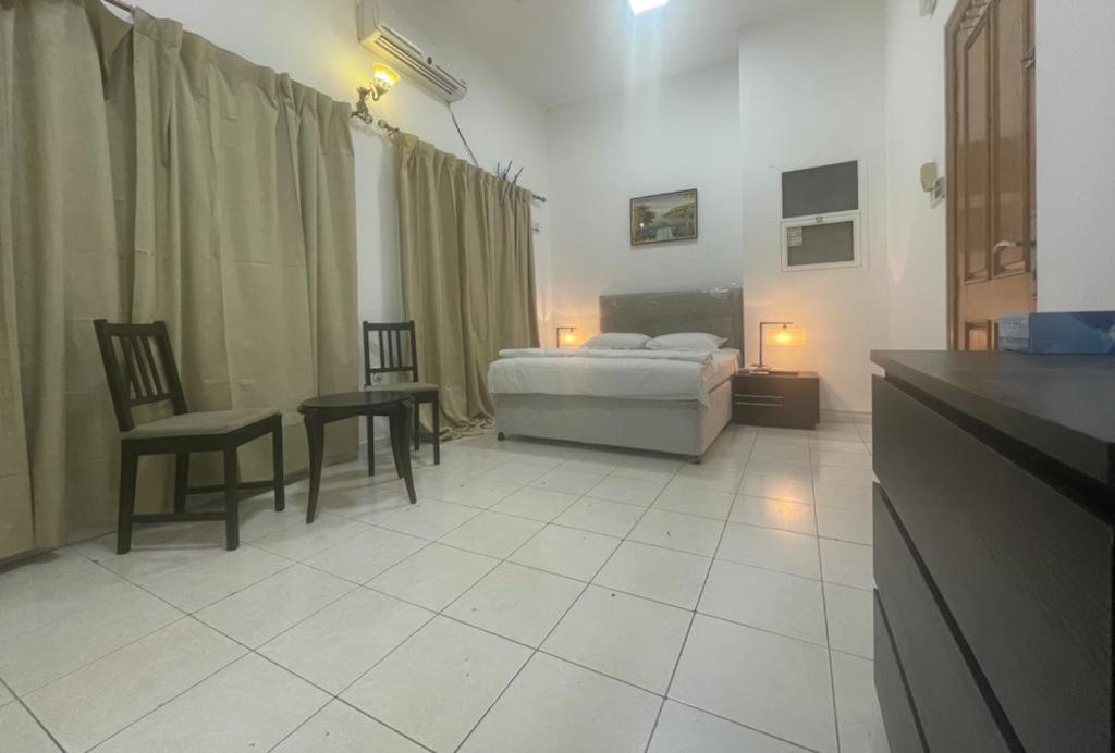 Asrama Topstay Boys & Furnished Holiday