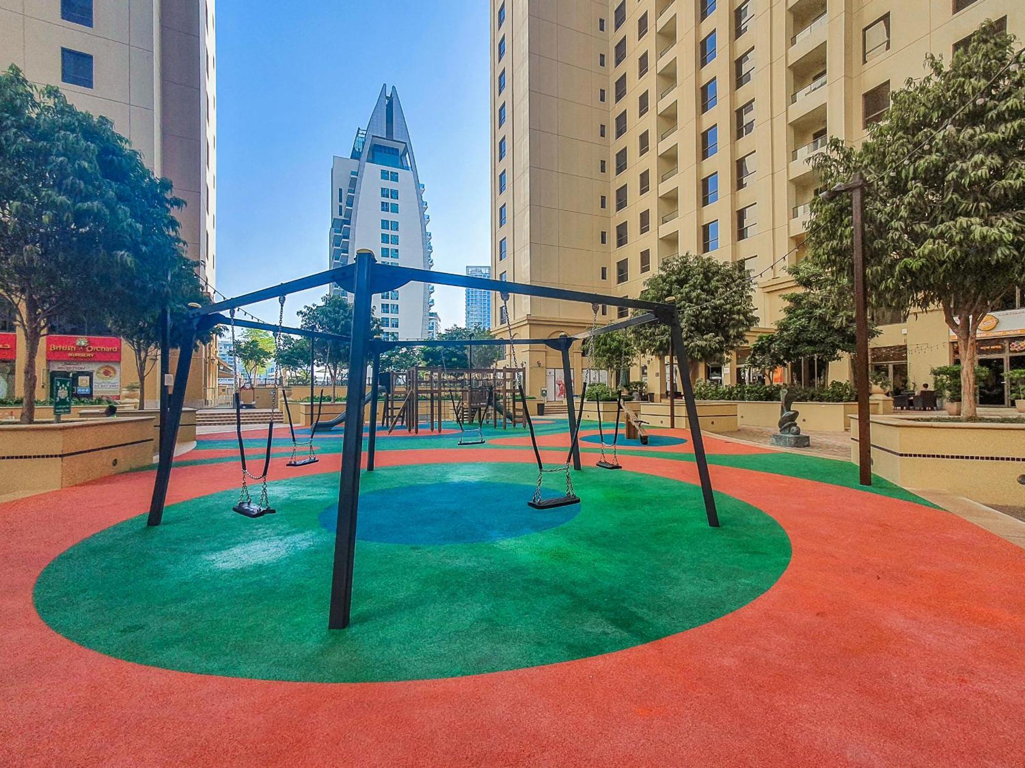 Two-bedroom With Balcony In Shams 4, Jbr