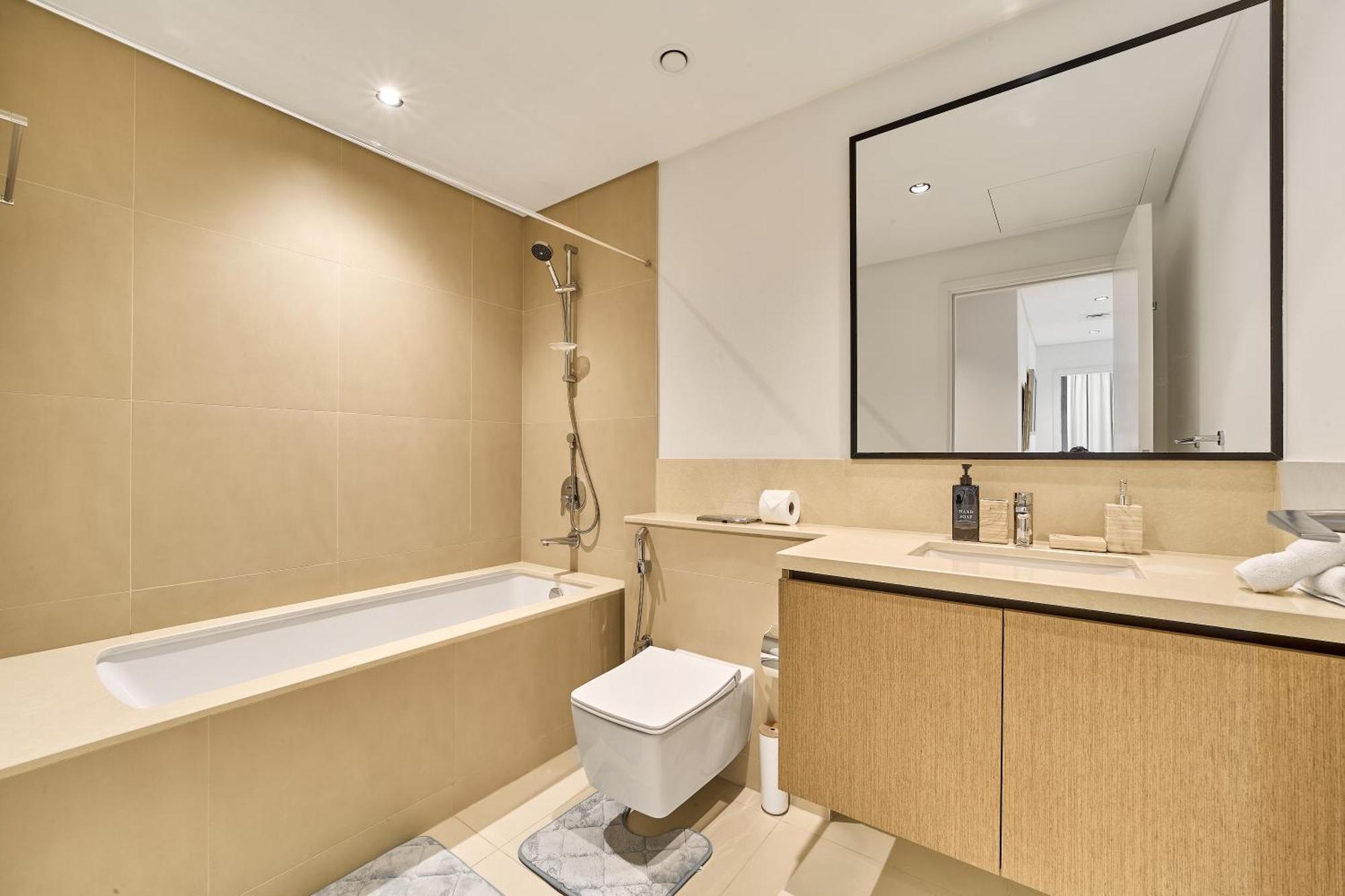 2br With Stunning Burj Khalifa & Fountain View Apartamento Dubái