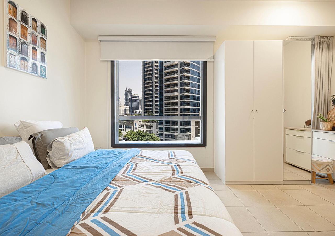 First Class In Heart Of Jbr, Steps To The - 121 Living *