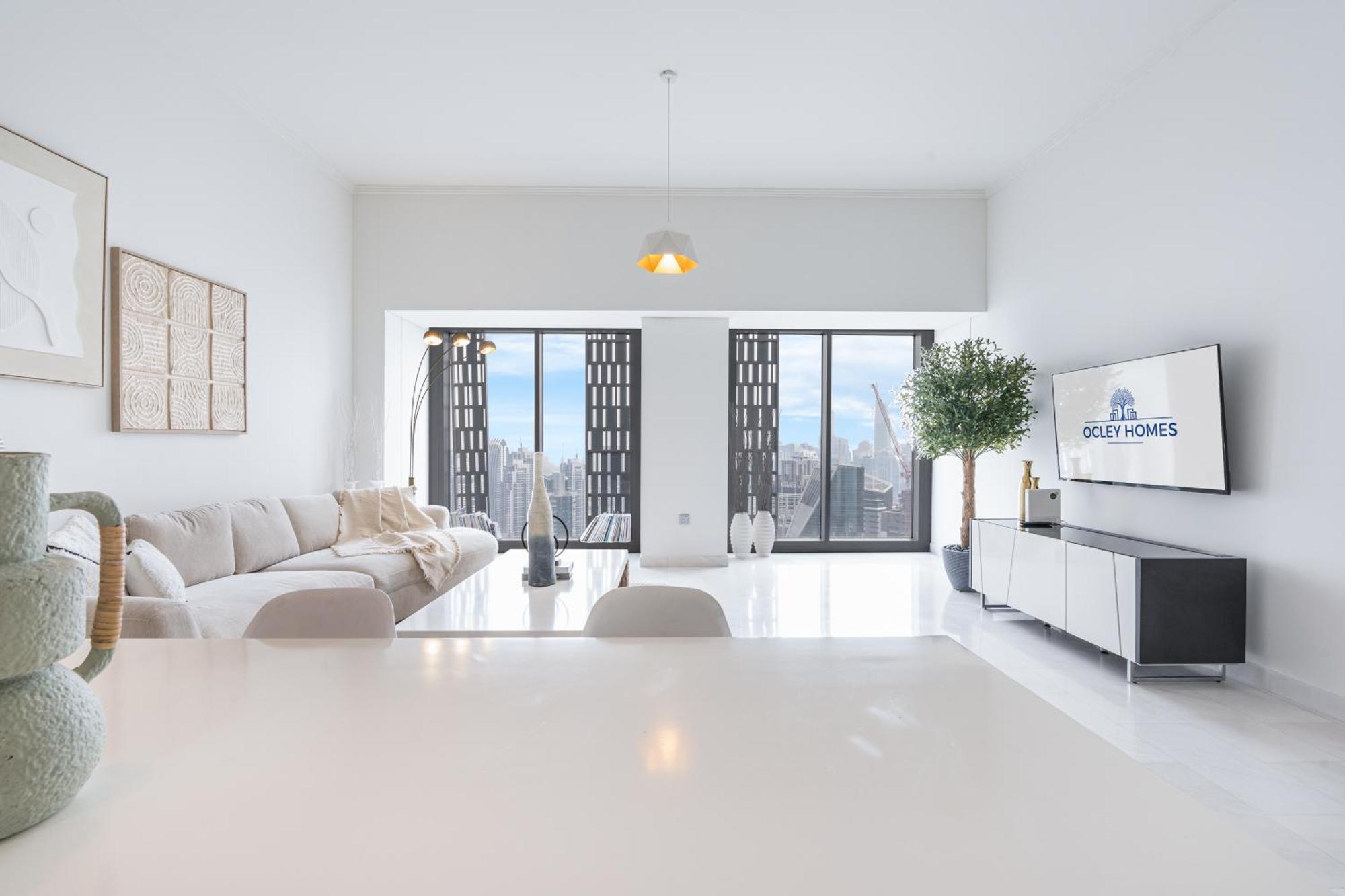 Apartamento Bright & Elegant On The 44th At Cayan Tower Dubái