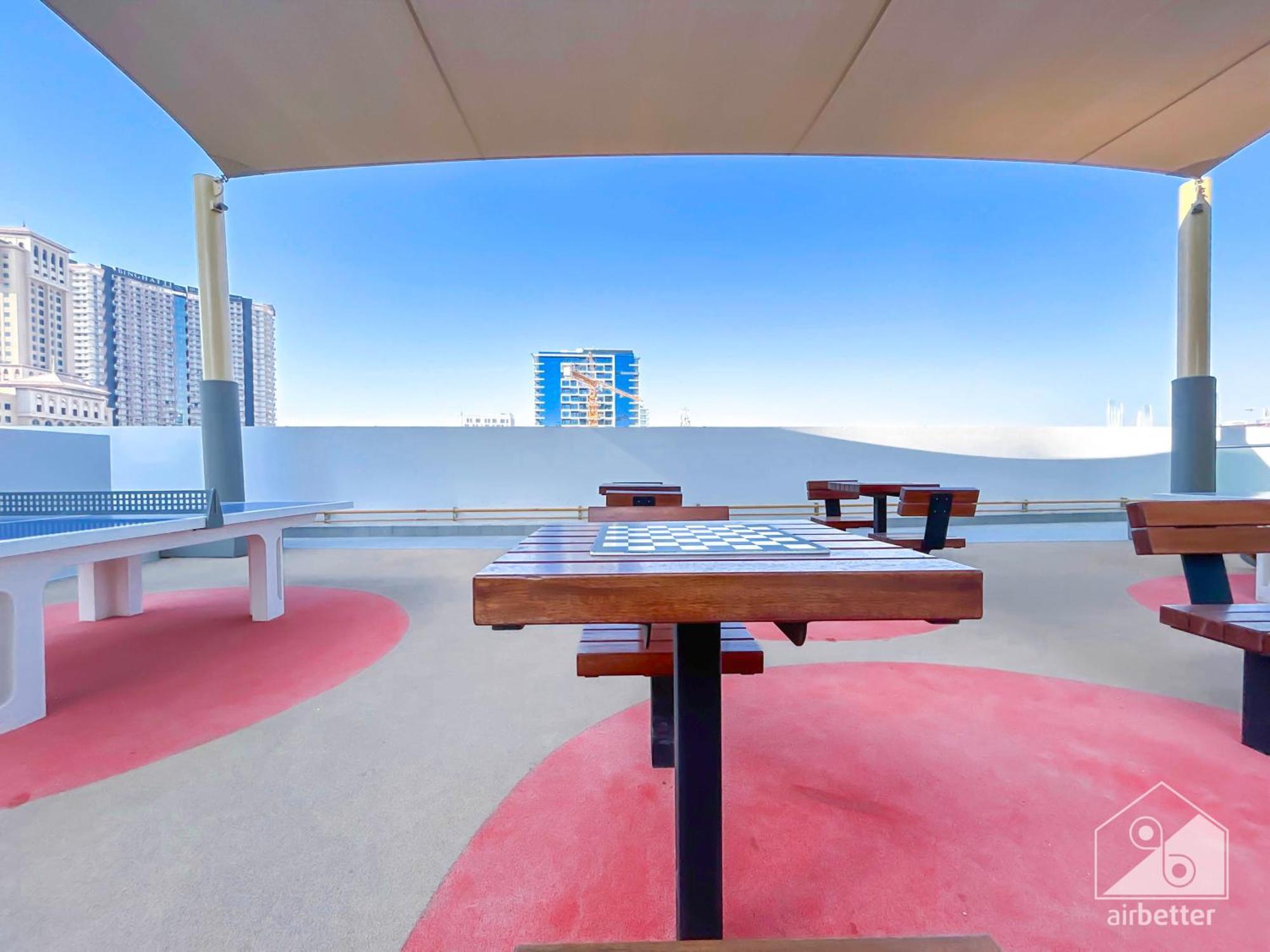 Luxurious 1-br With Balcony In Azizi Fawad