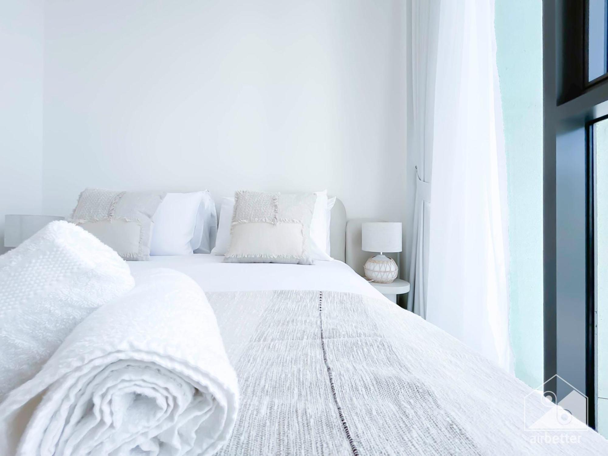 Apartamento Luxurious 1-br With Balcony In Azizi Fawad *