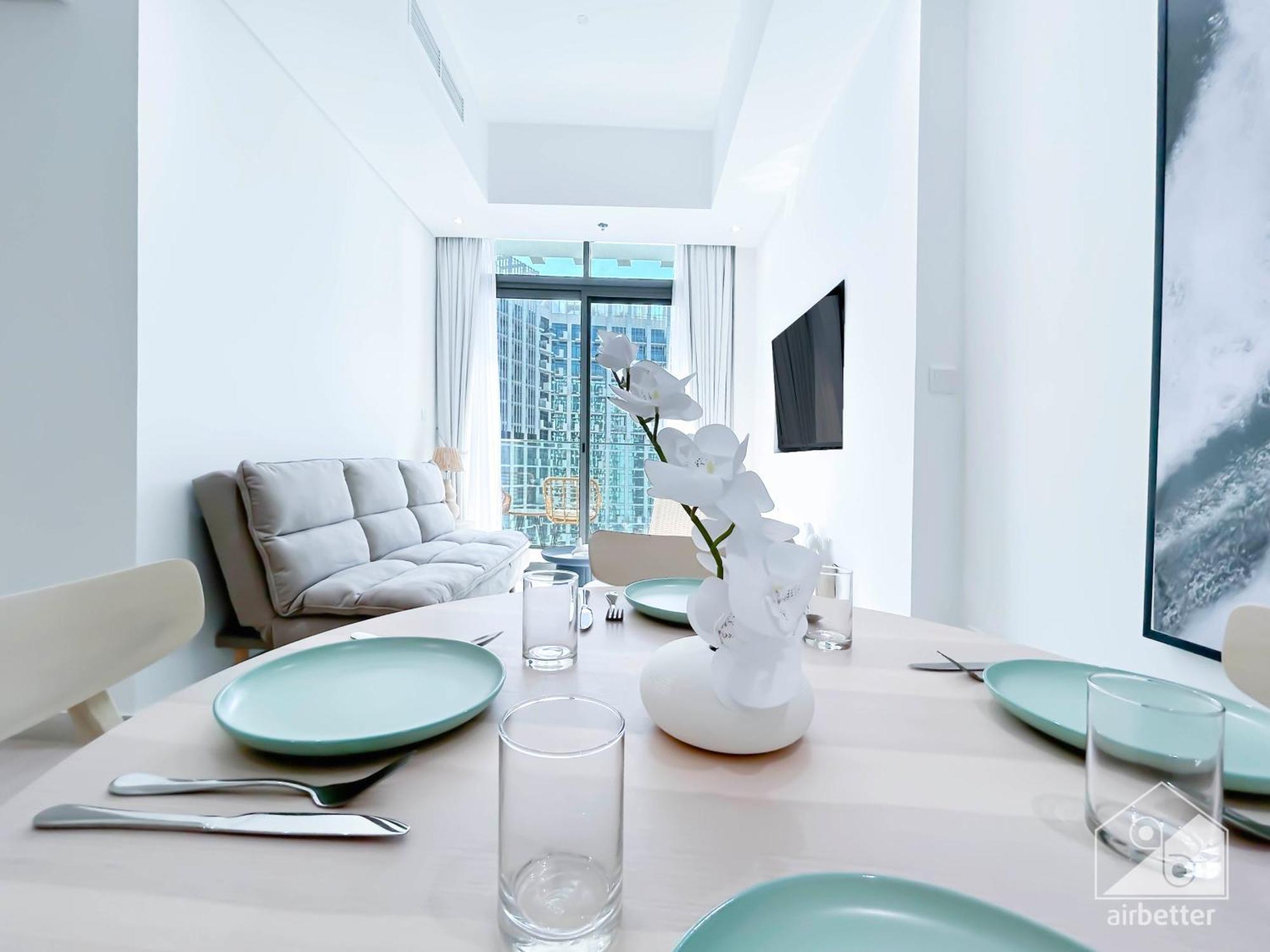 Apartamento Luxurious 1-br With Balcony In Azizi Fawad *