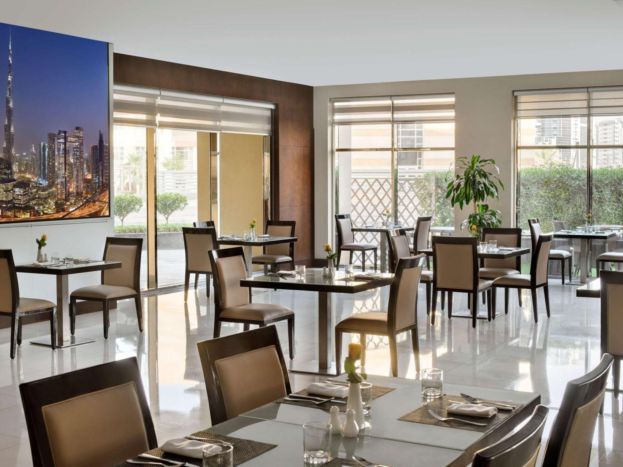 Mövenpick Al Mamzar 5*