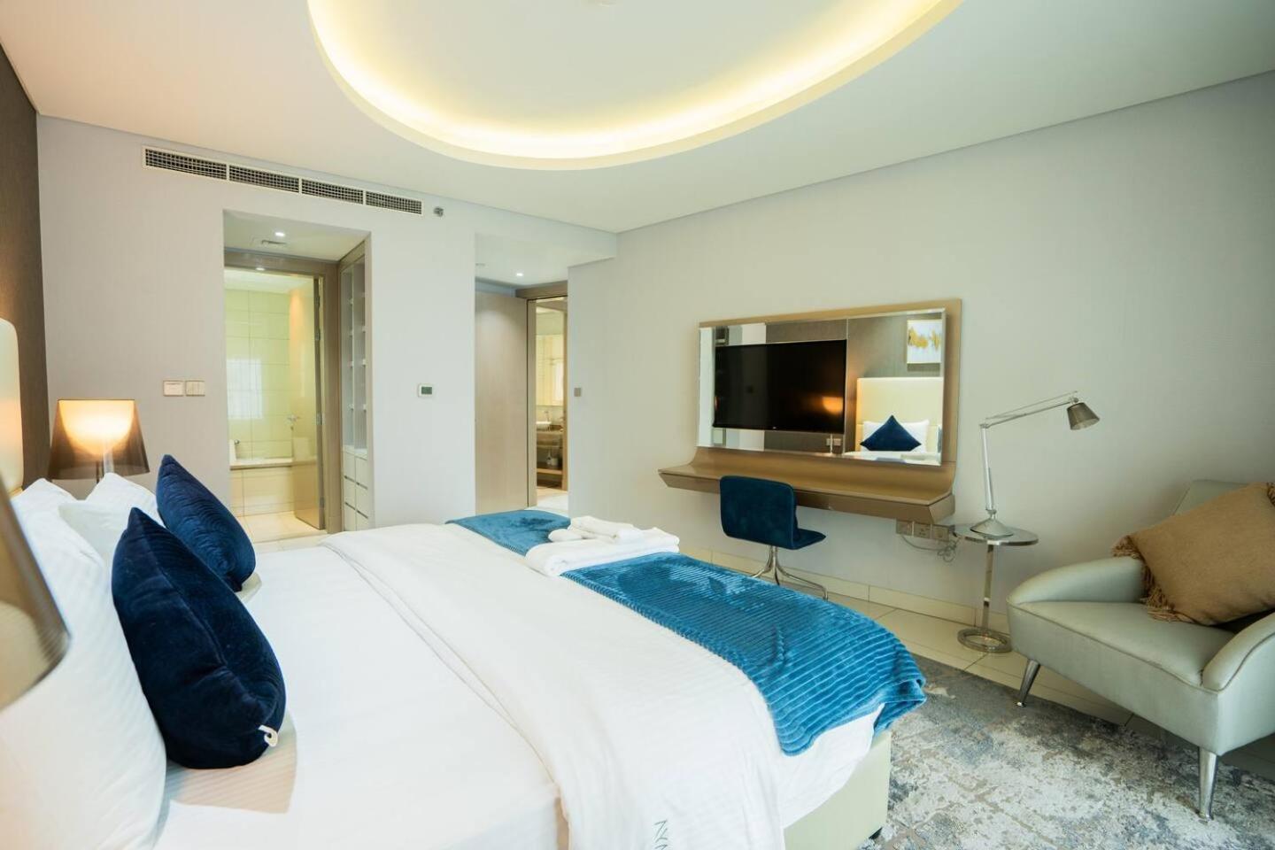 Paramount Towers - Elegant Apartemen *