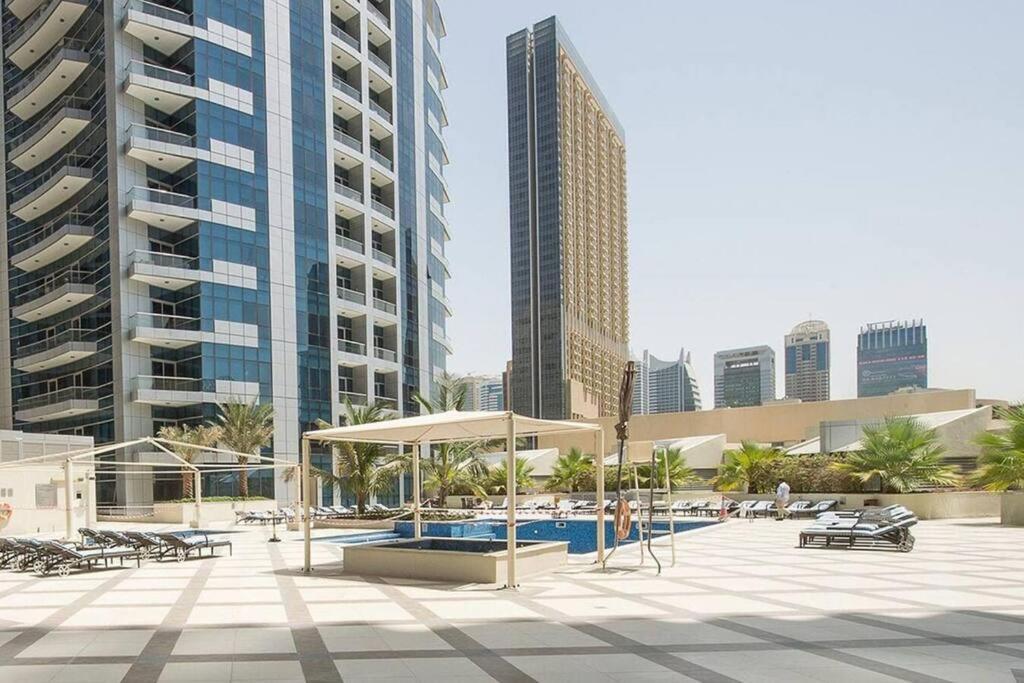 Spacious 1 Bedroom Marina View Dubai