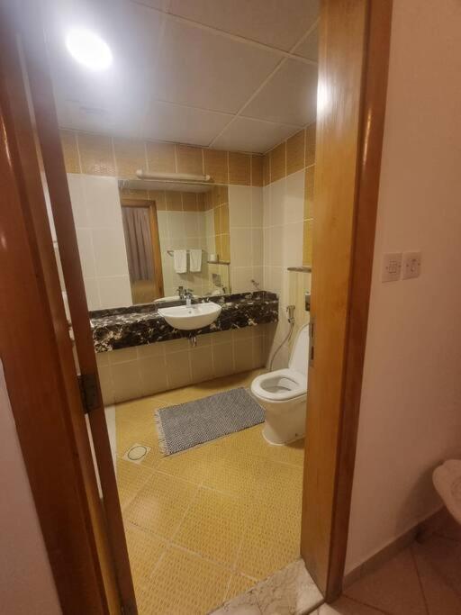 Spacious 2 Bed Marina-near Metro Appartement