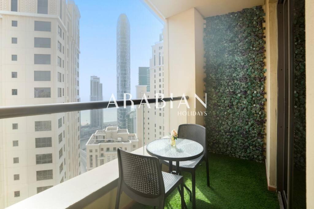 Beautiful 2br In Prime Jbr Location At Shams 1 Apartamento Dubái