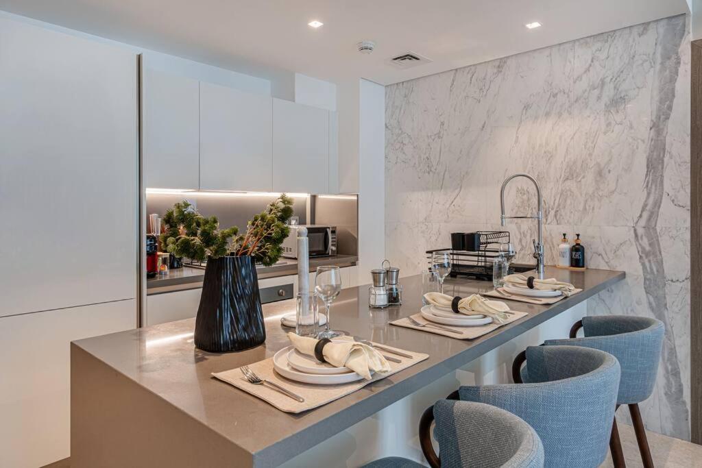Appartement #43 Spacious 1br In Sterling Tower Business Bay *