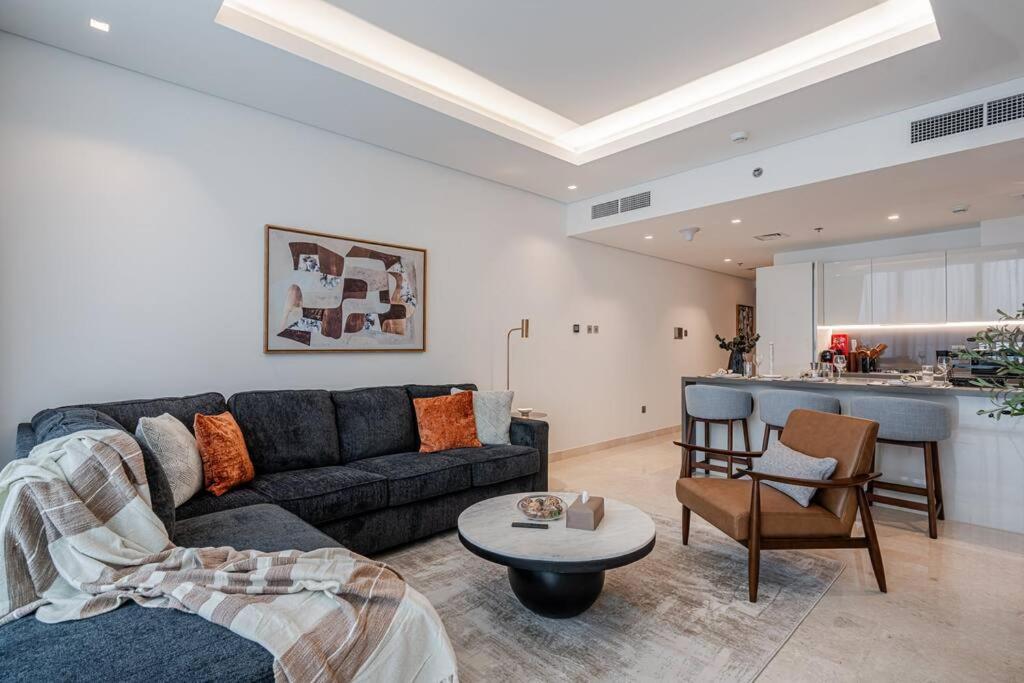 Appartement #43 Spacious 1br In Sterling Tower Business Bay *