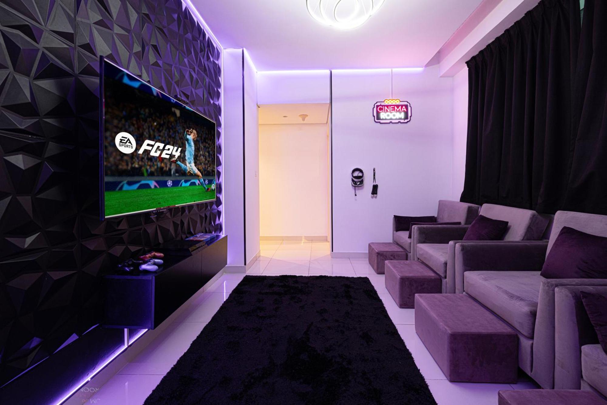 Next'house - Downtown Views Host Asrama Dubai