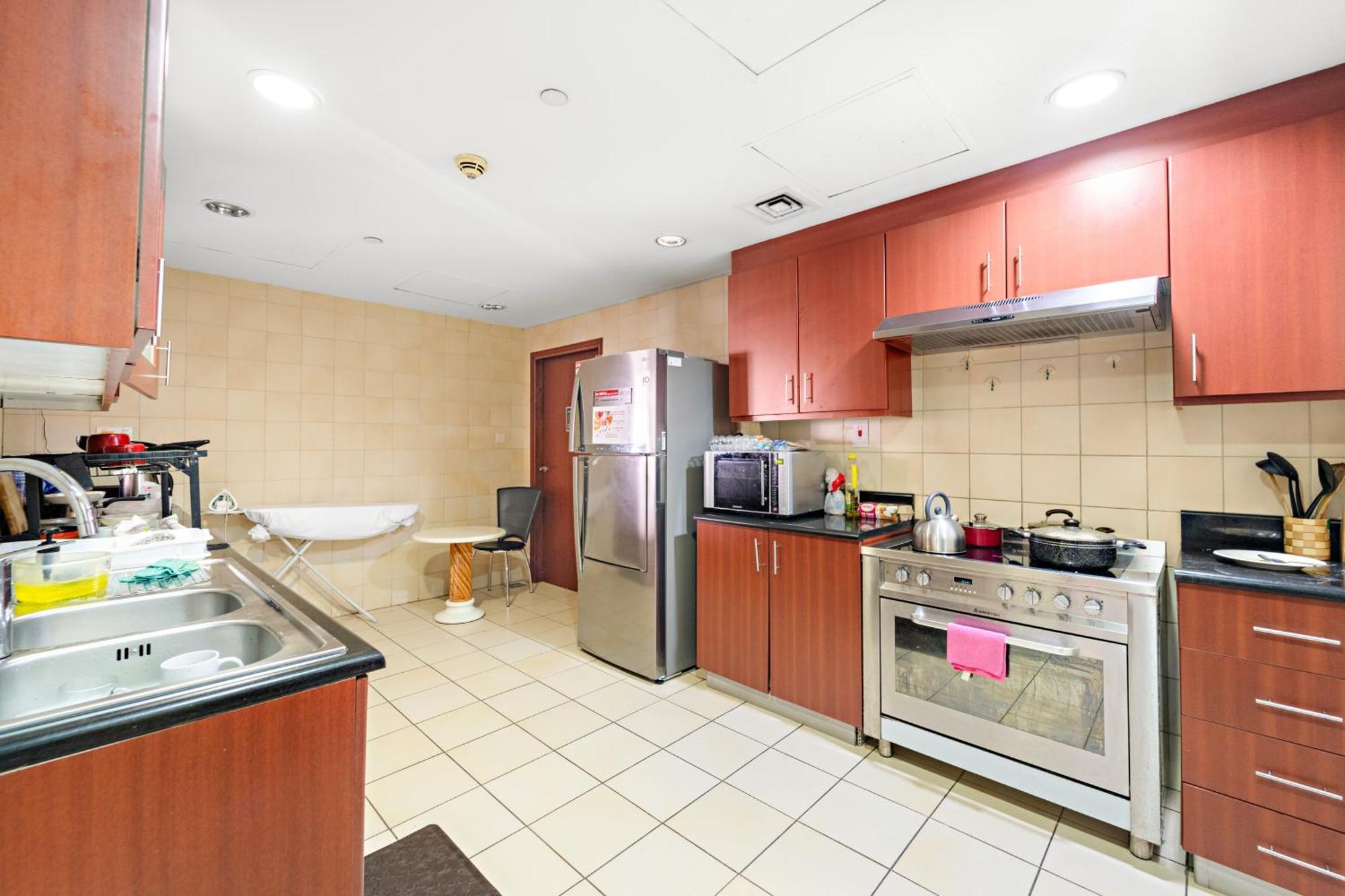 Living Jbr Albergue *
