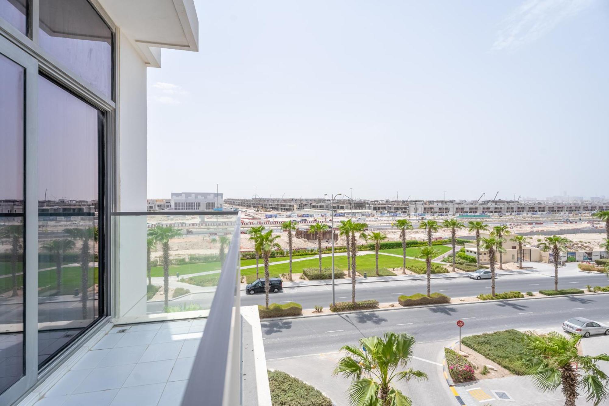 Escape24 Luxury Golf Promenade Damac Hills * Dubaï