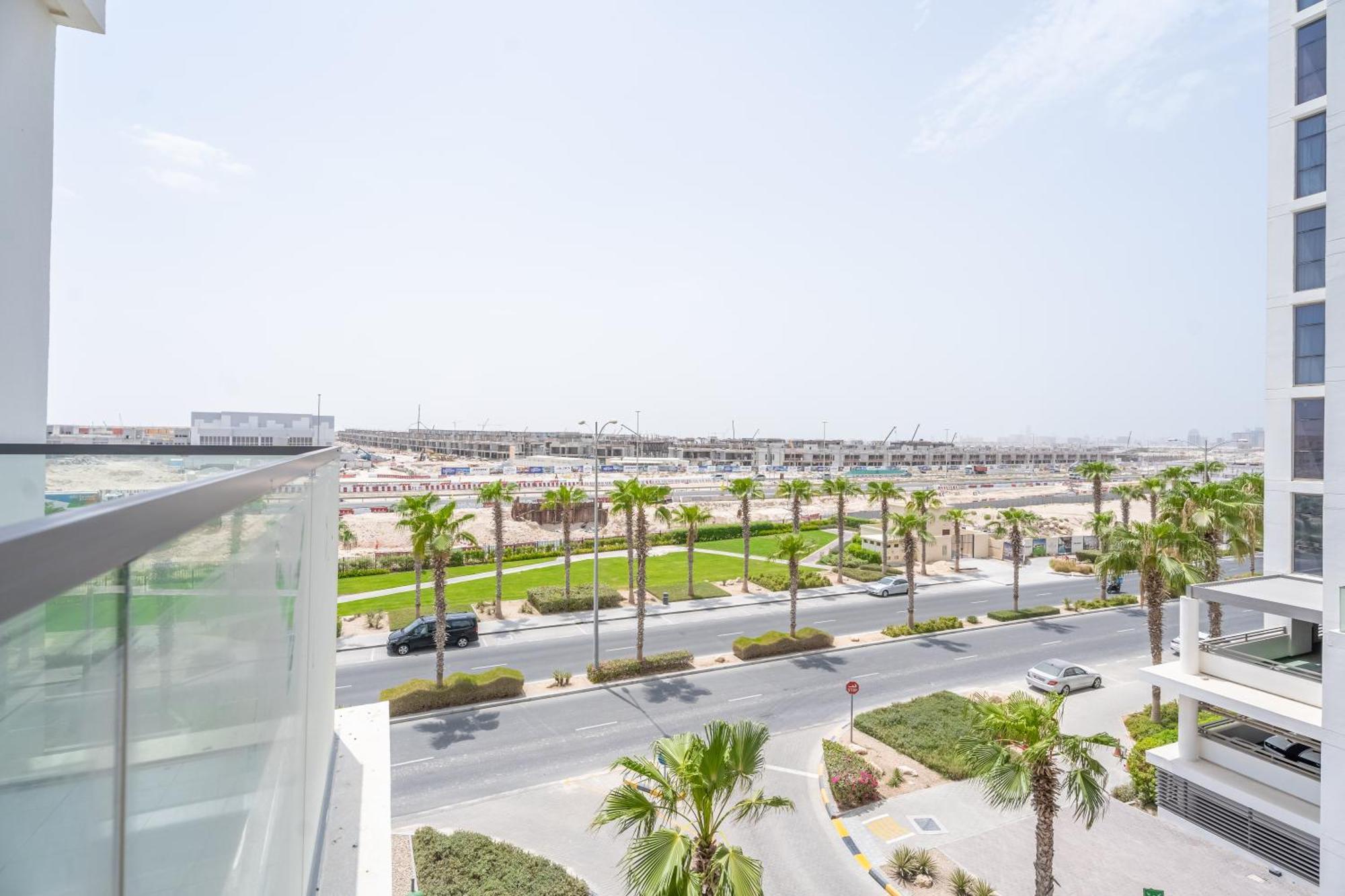 Appartement Escape24 Luxury Golf Promenade Damac Hills Dubaï