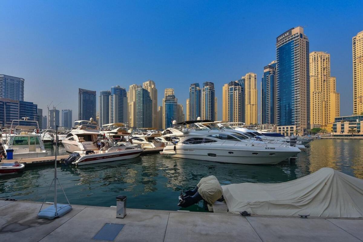 Luxurious And Minimalist 3br In Marina
